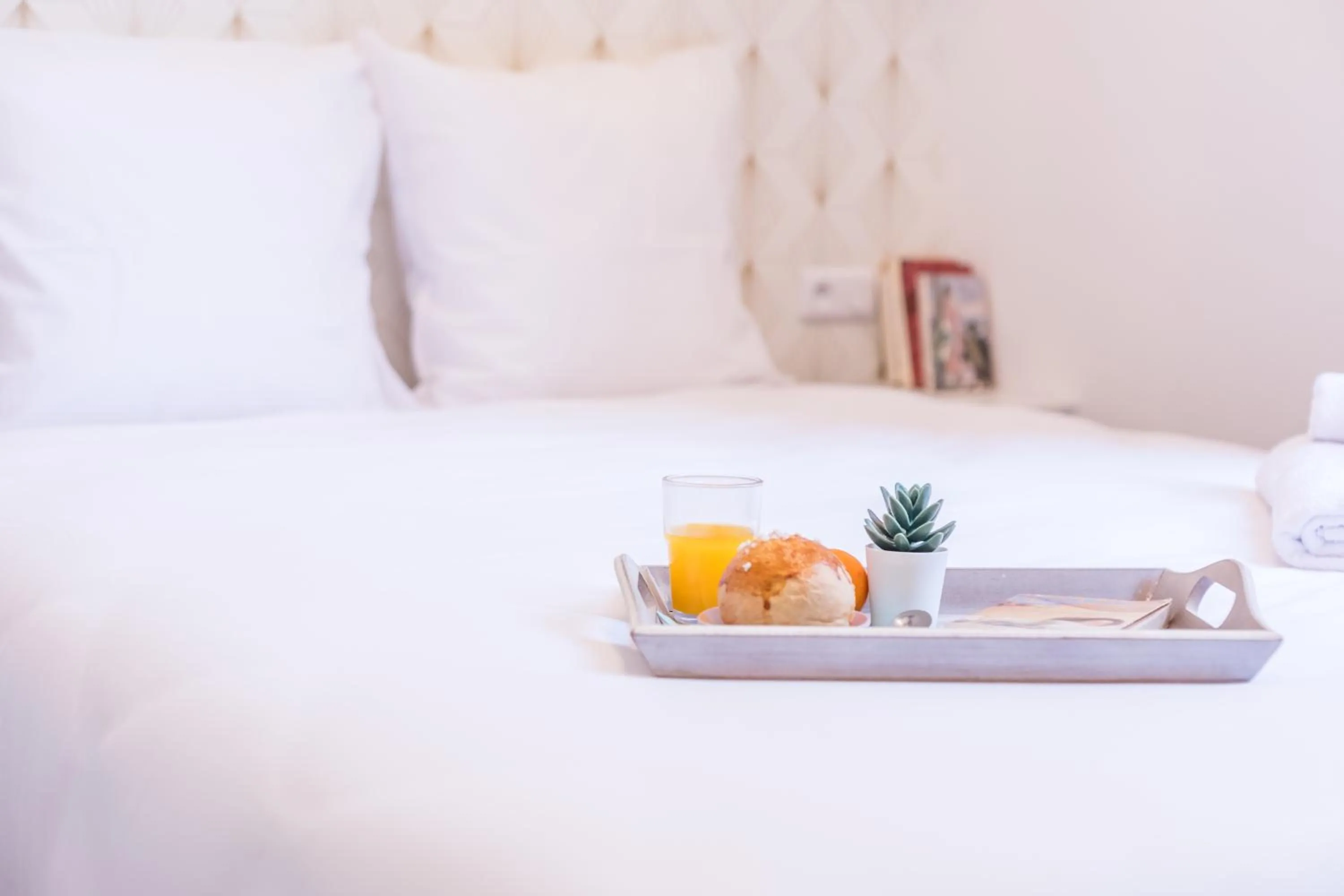 Bedroom, Bed in WS Champs-Elysées - Colomb