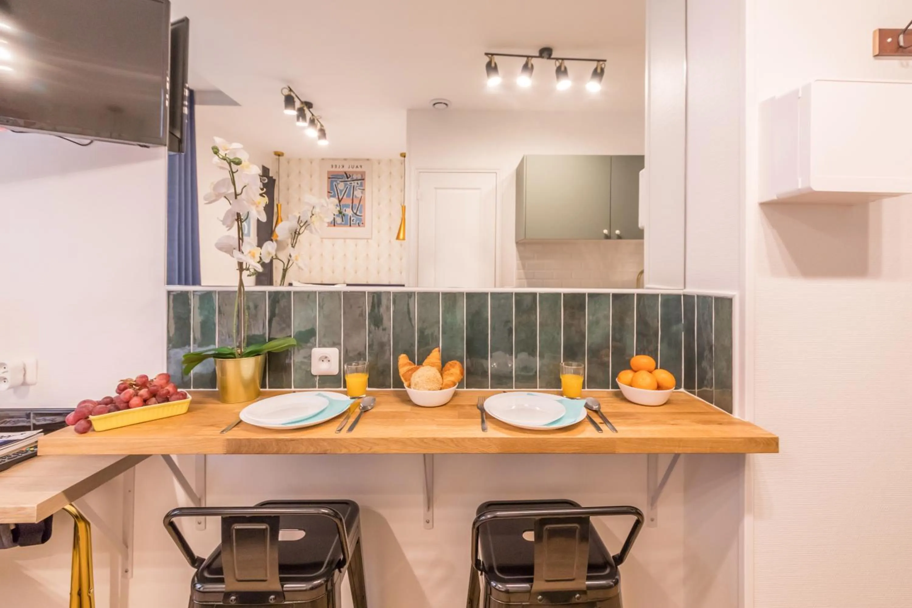 Dining area in WS Champs-Elysées - Colomb