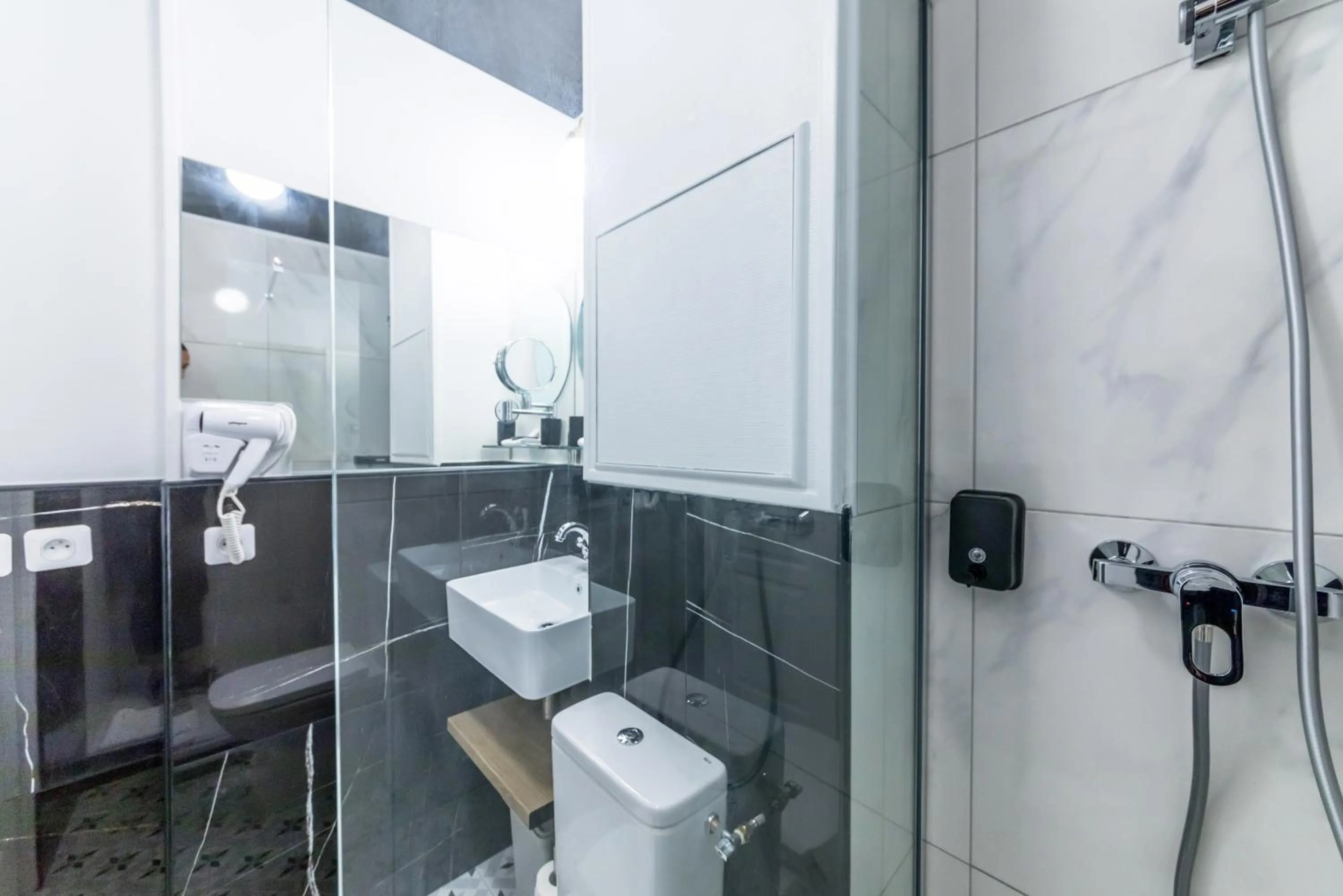 Bathroom in WS Champs-Elysées - Colomb