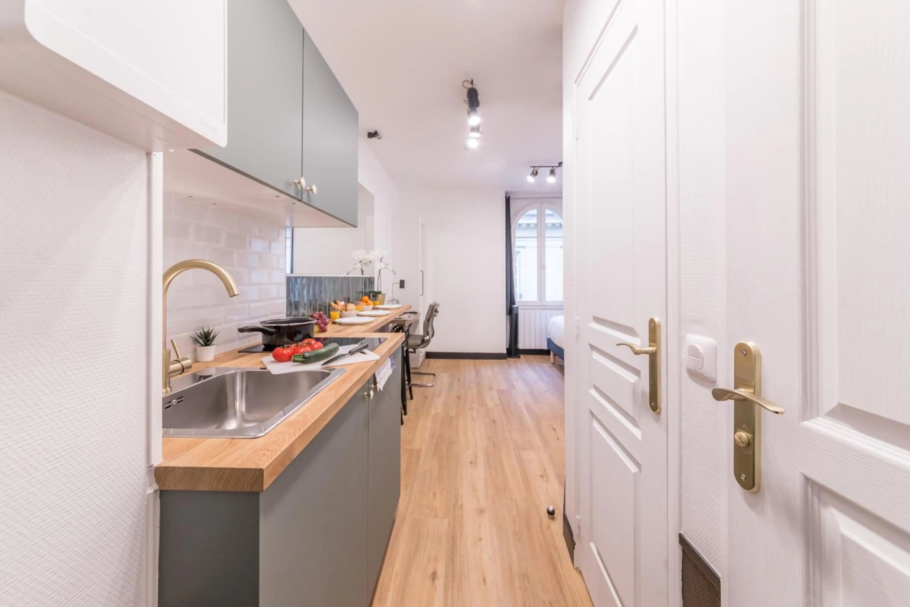 Dining area in WS Champs-Elysées - Colomb