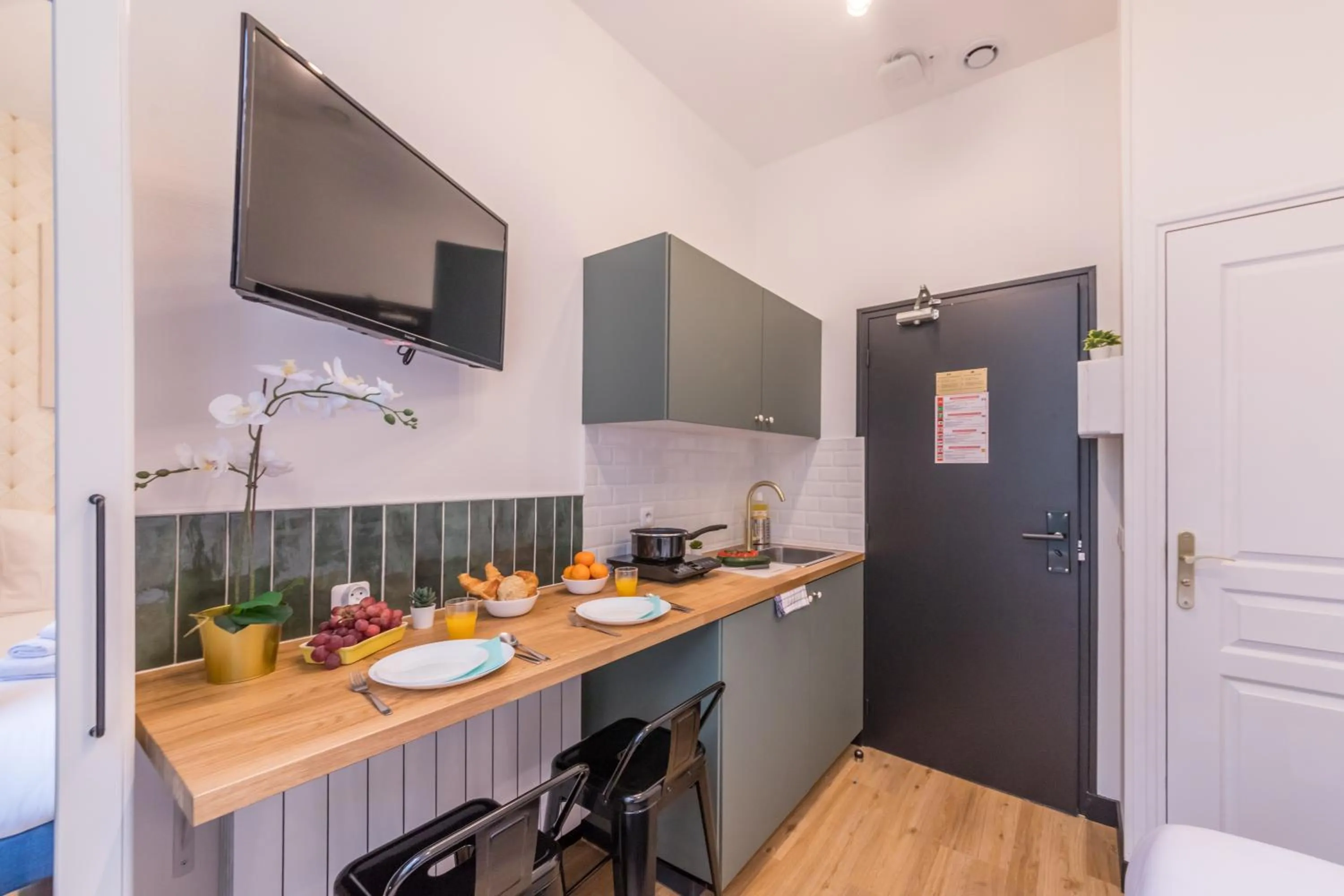 Kitchen or kitchenette in WS Champs-Elysées - Colomb