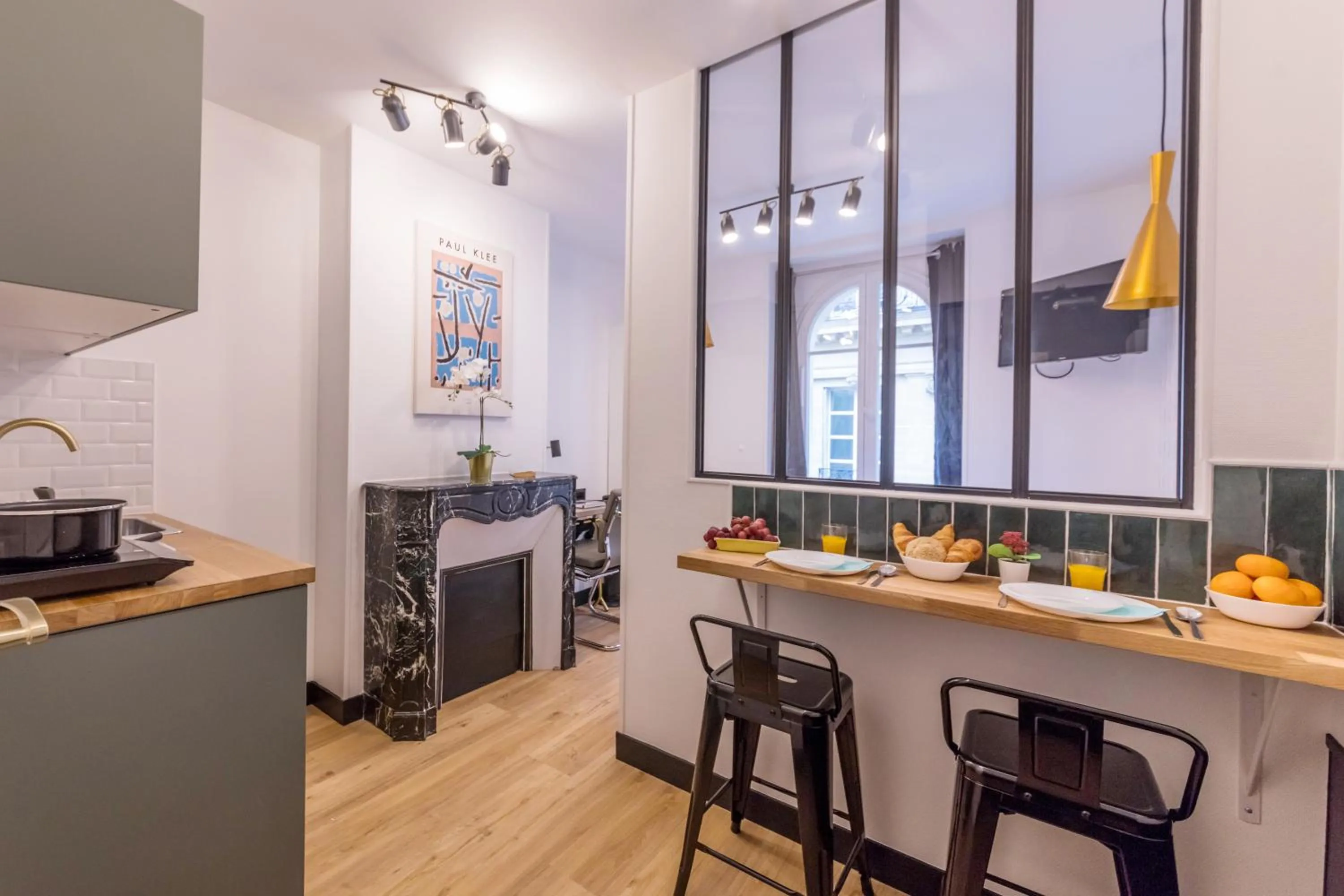 Dining area in WS Champs-Elysées - Colomb