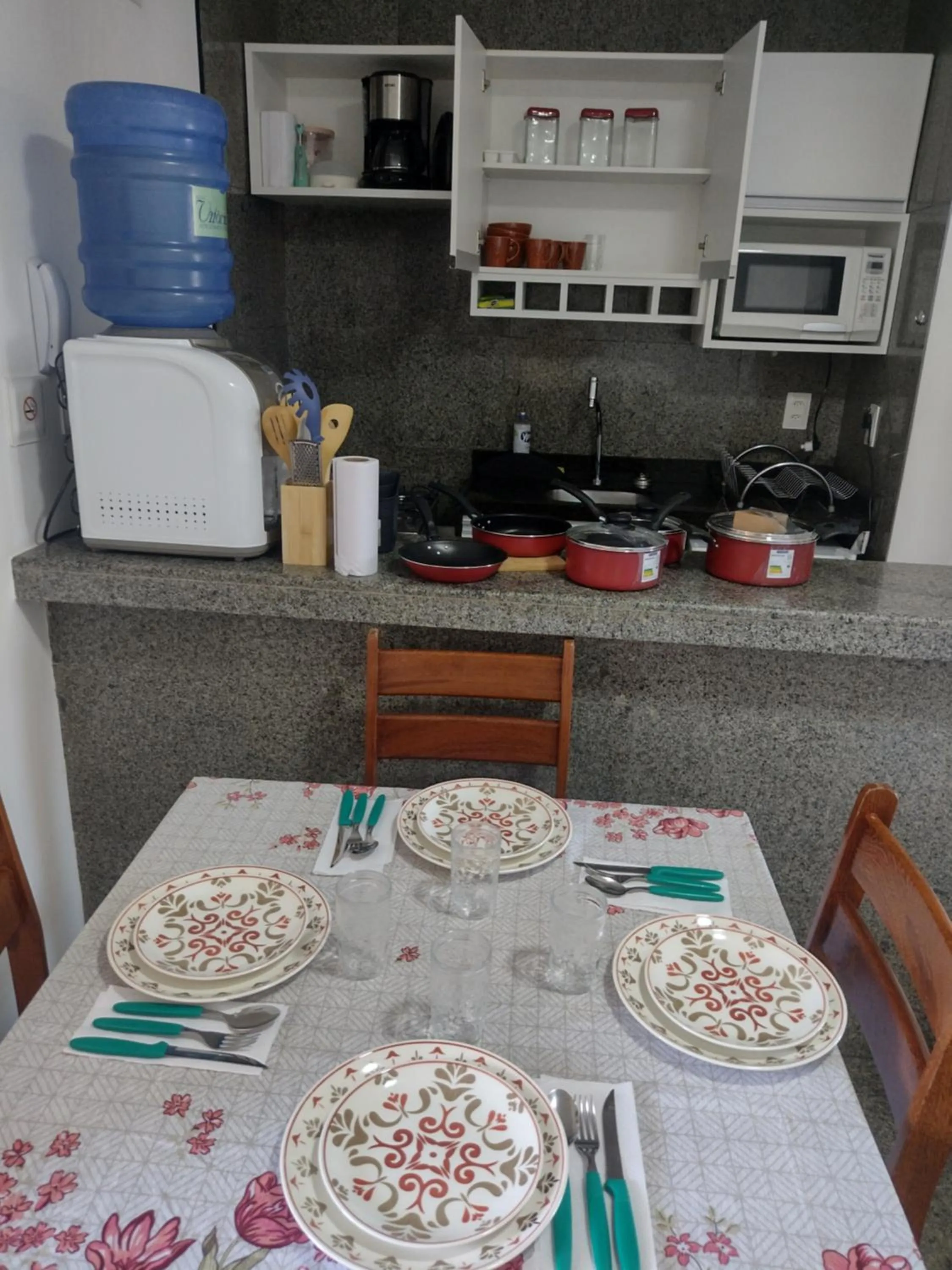 Communal kitchen in Via Venetto Flat próximo a feirinha da beira-mar Fortaleza