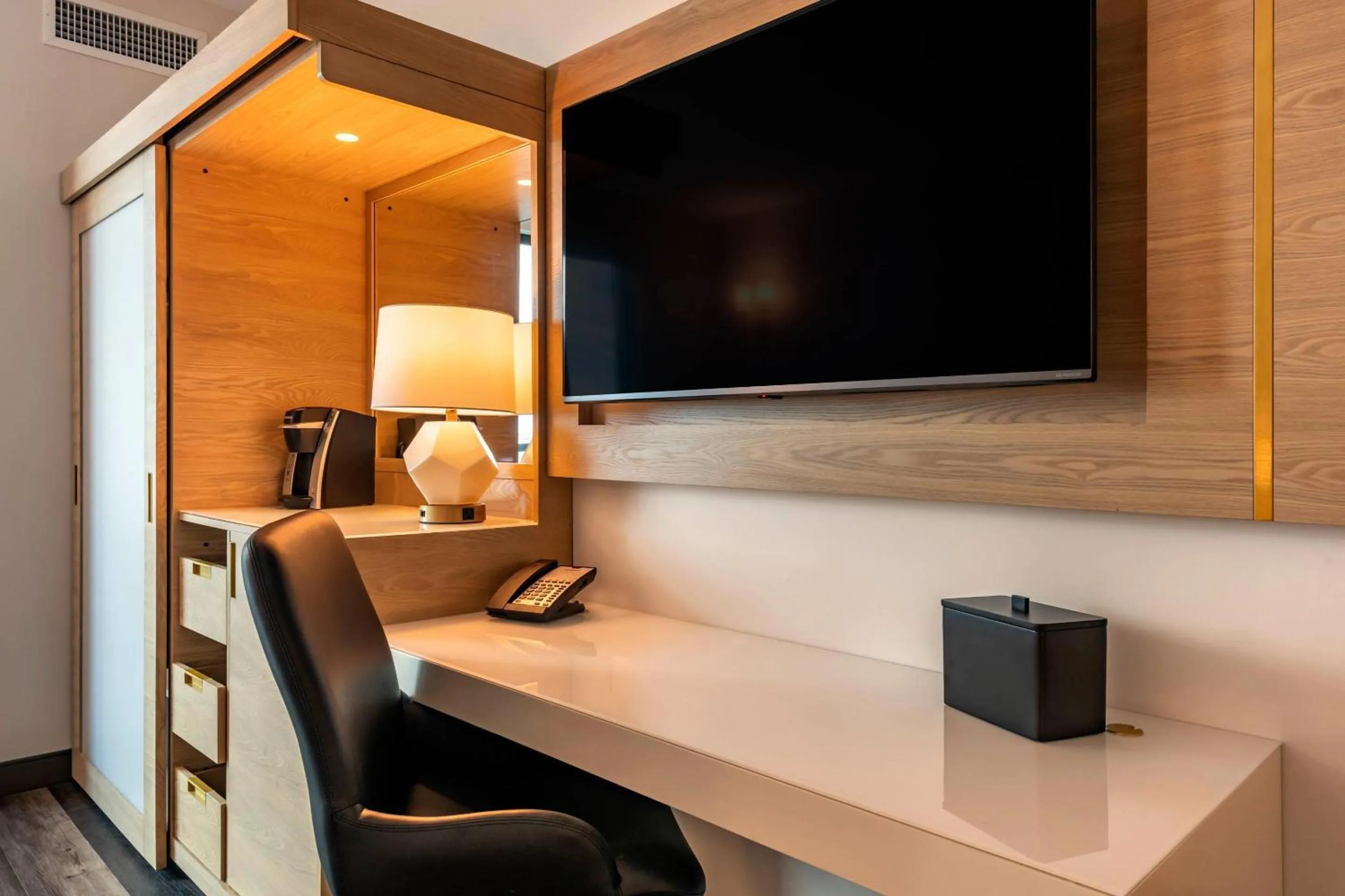 Bedroom in Cambria Hotel Fort Lauderdale Beach