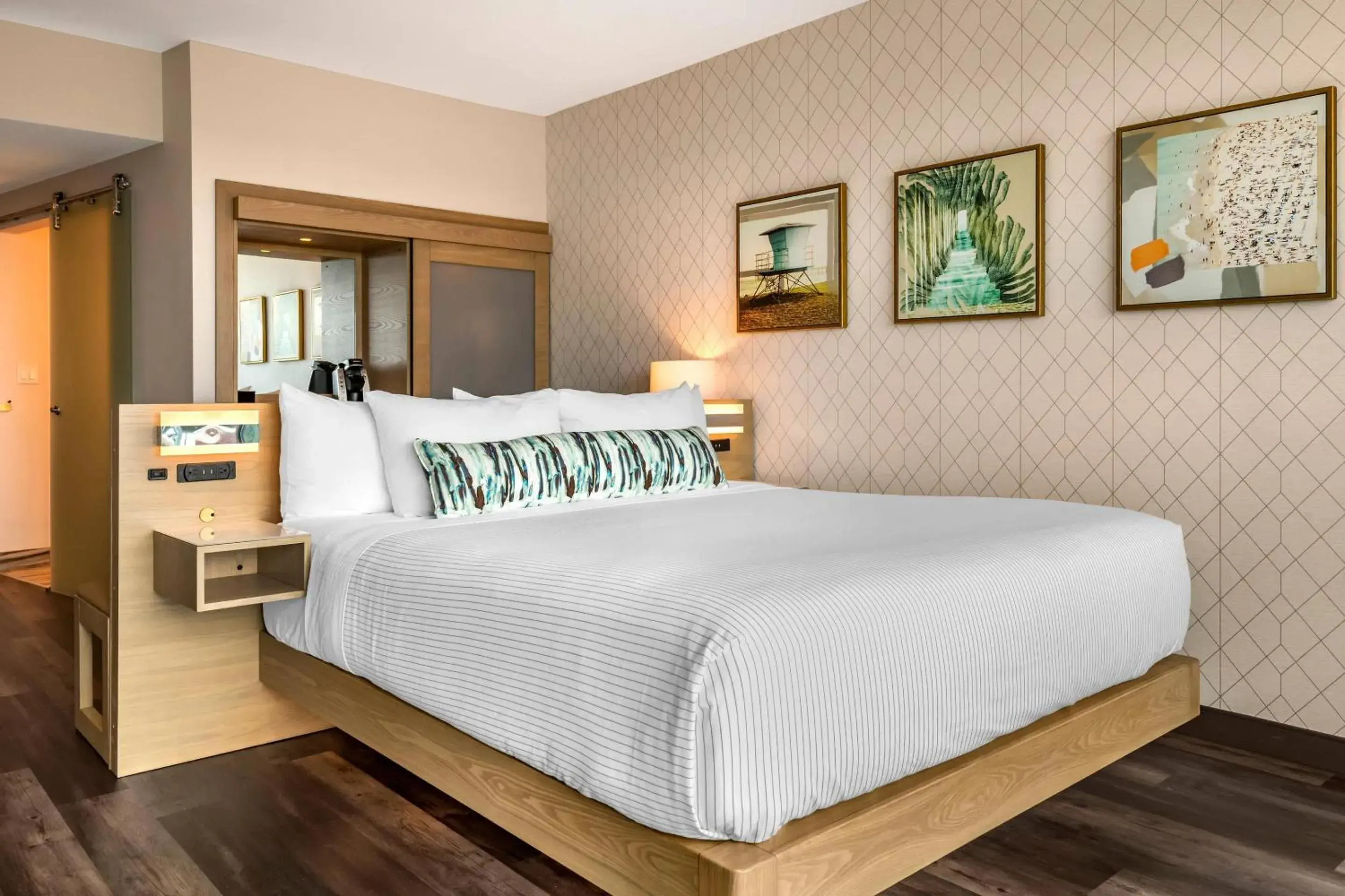 Bedroom, Bed in Cambria Hotel Fort Lauderdale Beach Bedroom, Bed in Cambria Hotel Fort Lauderdale Beach