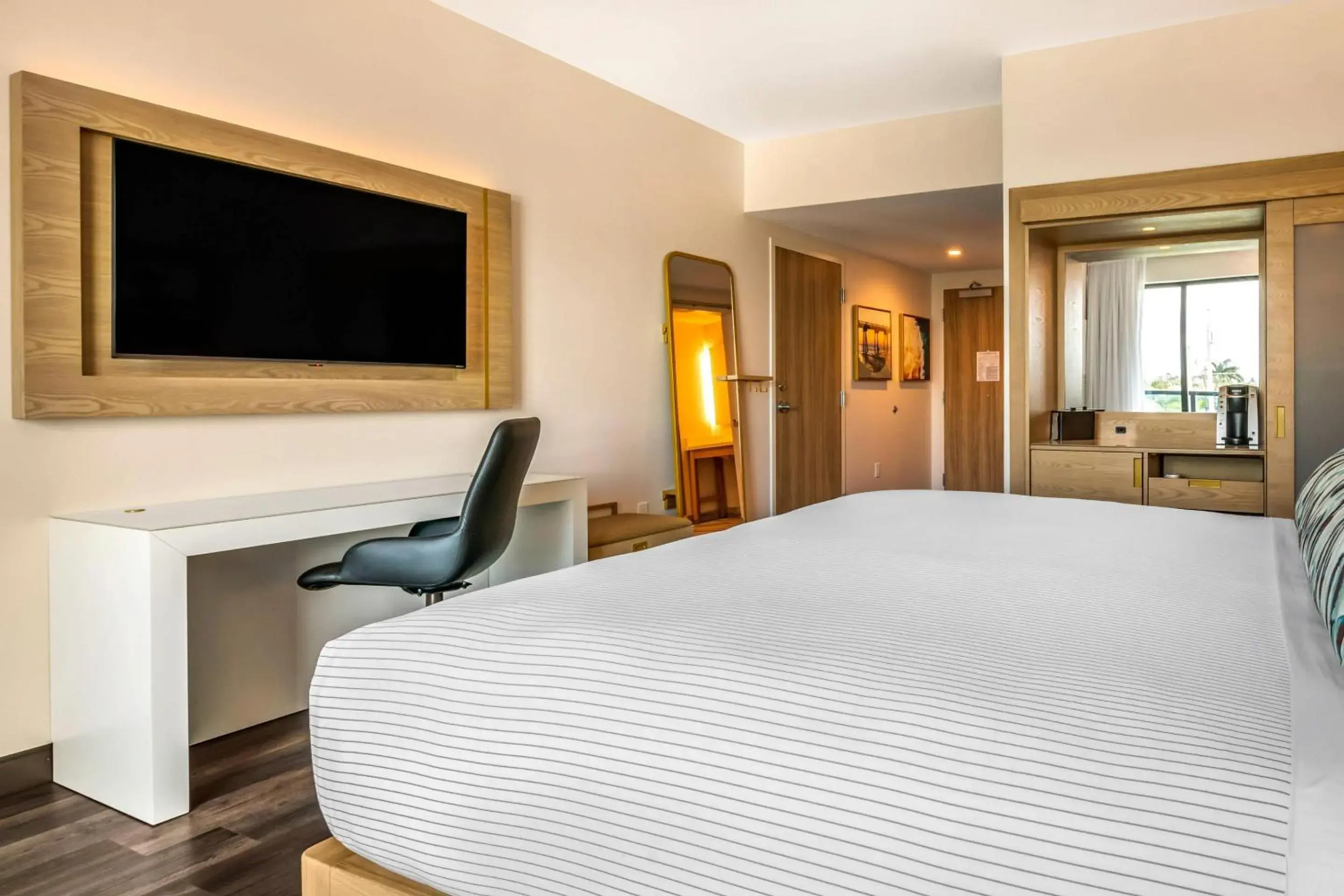 Bedroom, Bed in Cambria Hotel Fort Lauderdale Beach Bedroom, Bed in Cambria Hotel Fort Lauderdale Beach