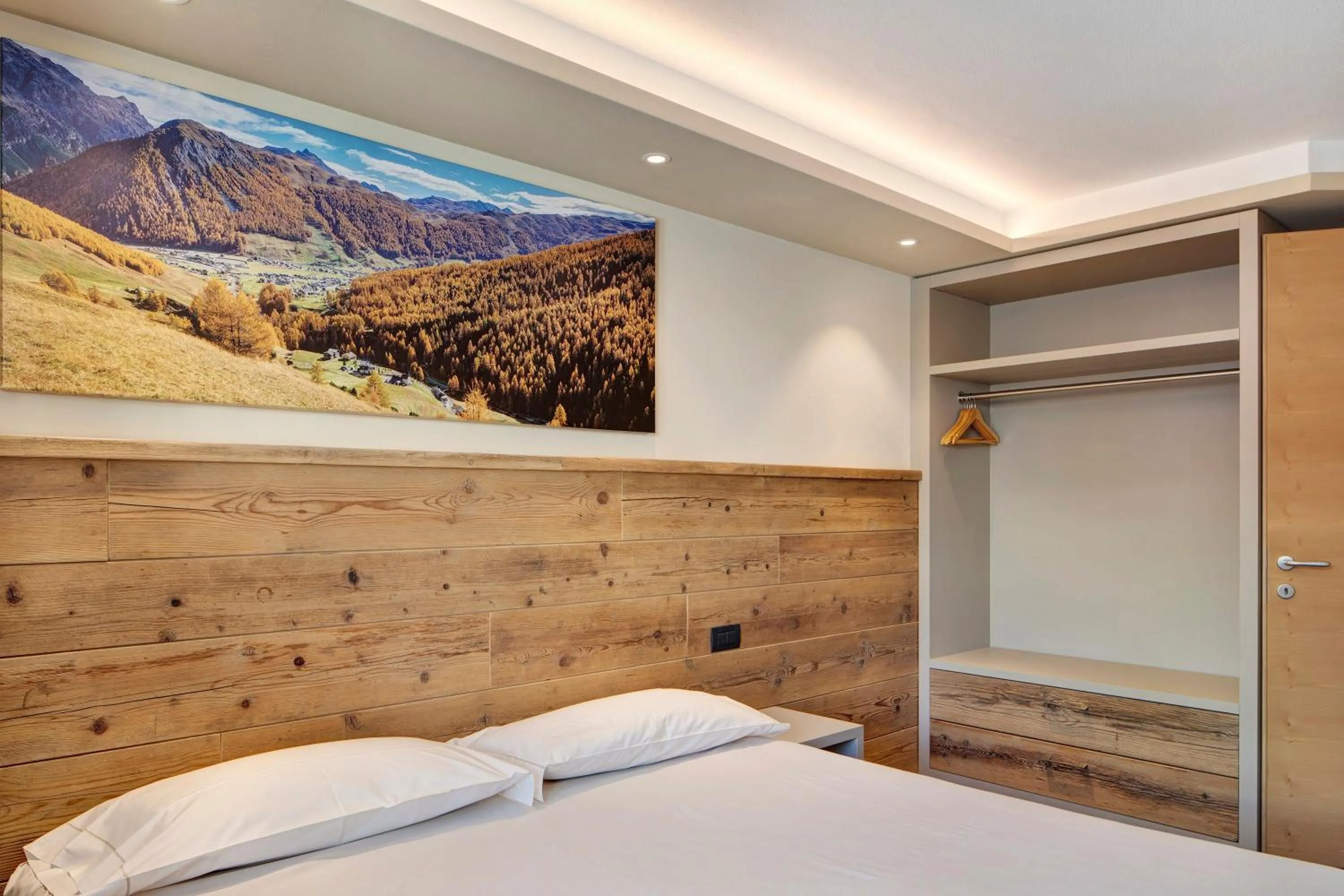 Property building, Bed in Rasia Residence Relax Stone