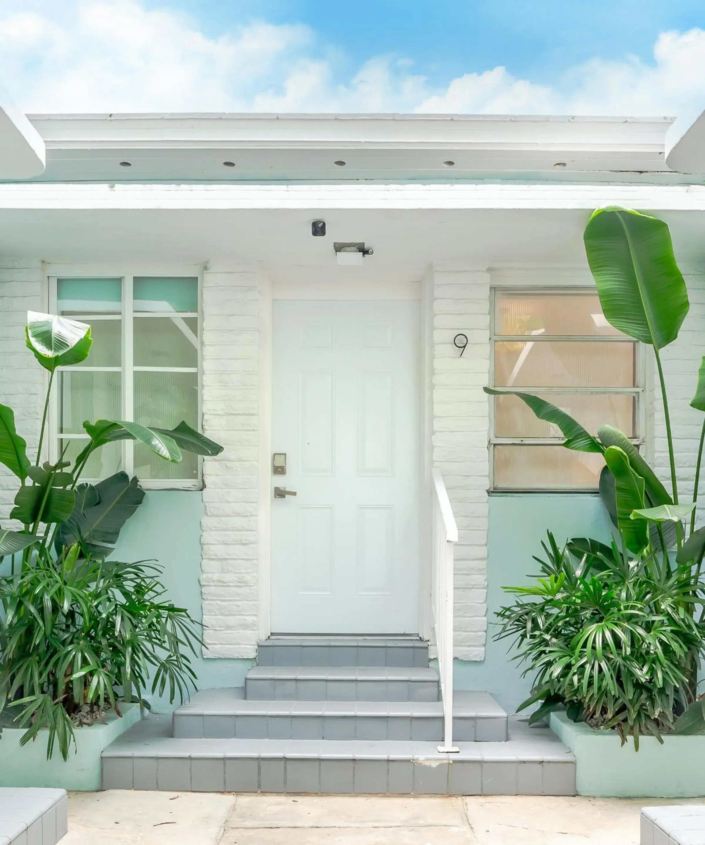 Facade/entrance in PRAIA Hotel Boutique & Apartments Miami Beach Facade/entrance in PRAIA Hotel Boutique & Apartments Miami Beach