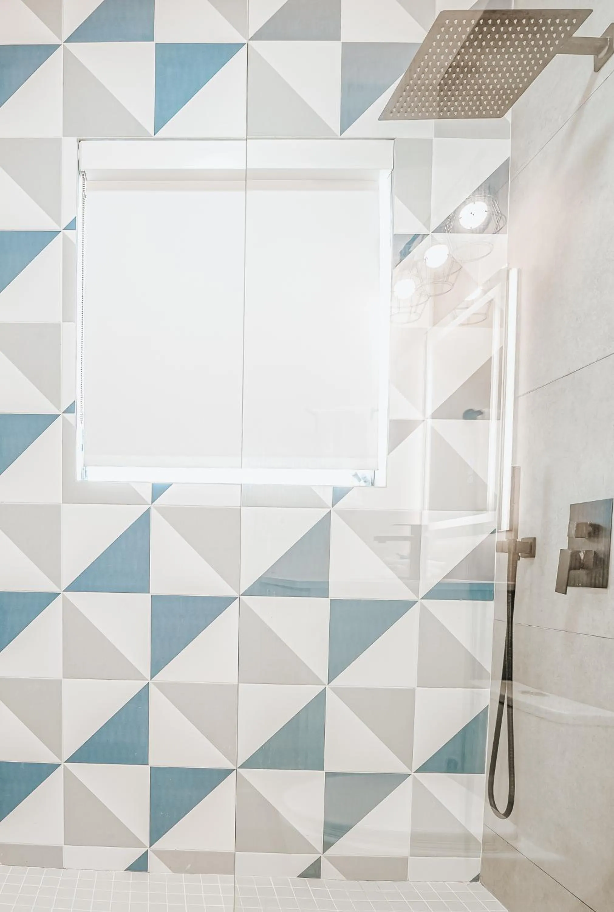 Shower in PRAIA Hotel Boutique & Apartments Miami Beach