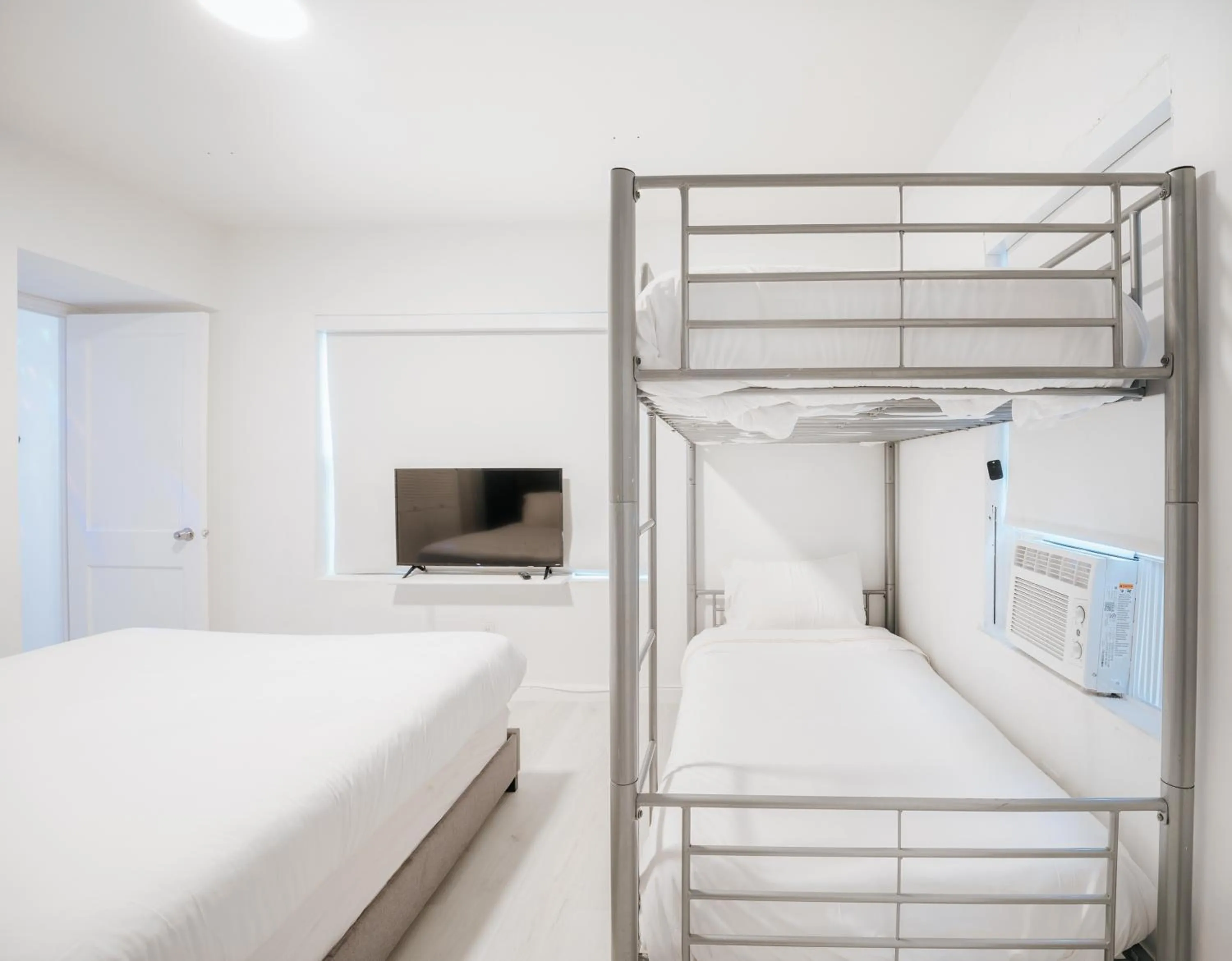 Bed in PRAIA Hotel Hollywood