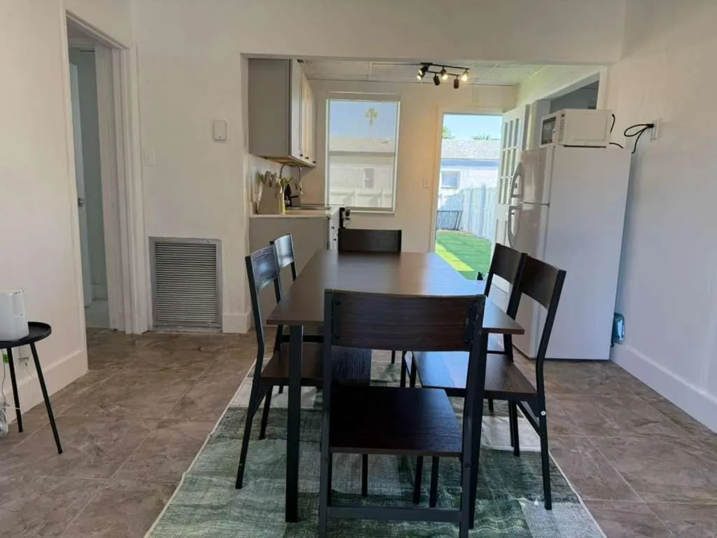 Dining area in PRAIA Hotel Hollywood