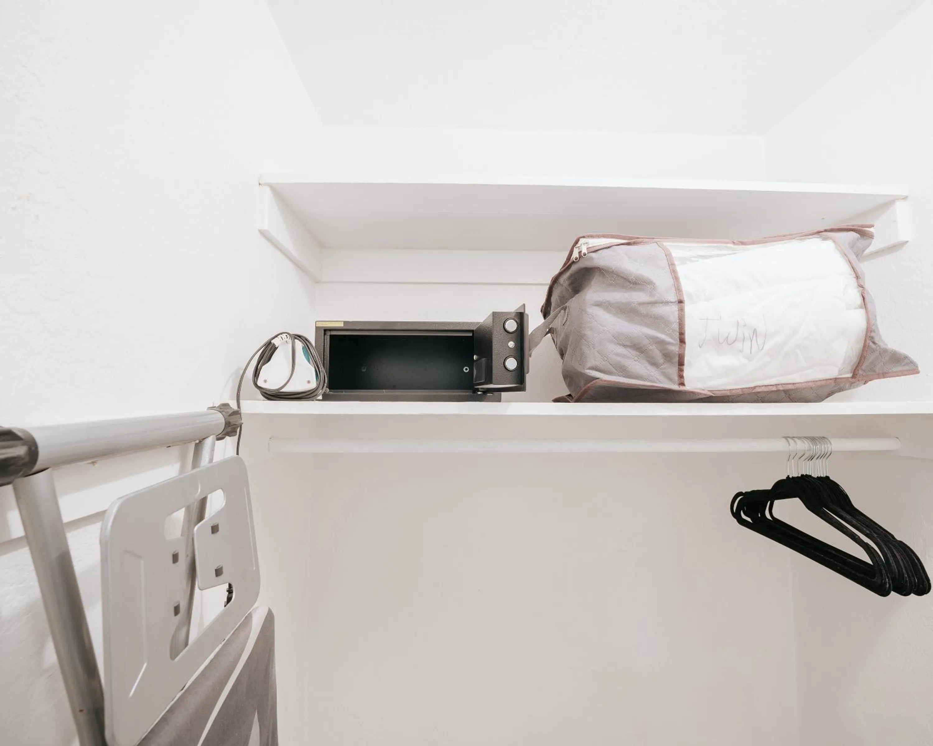 safe in PRAIA Hotel Hollywood