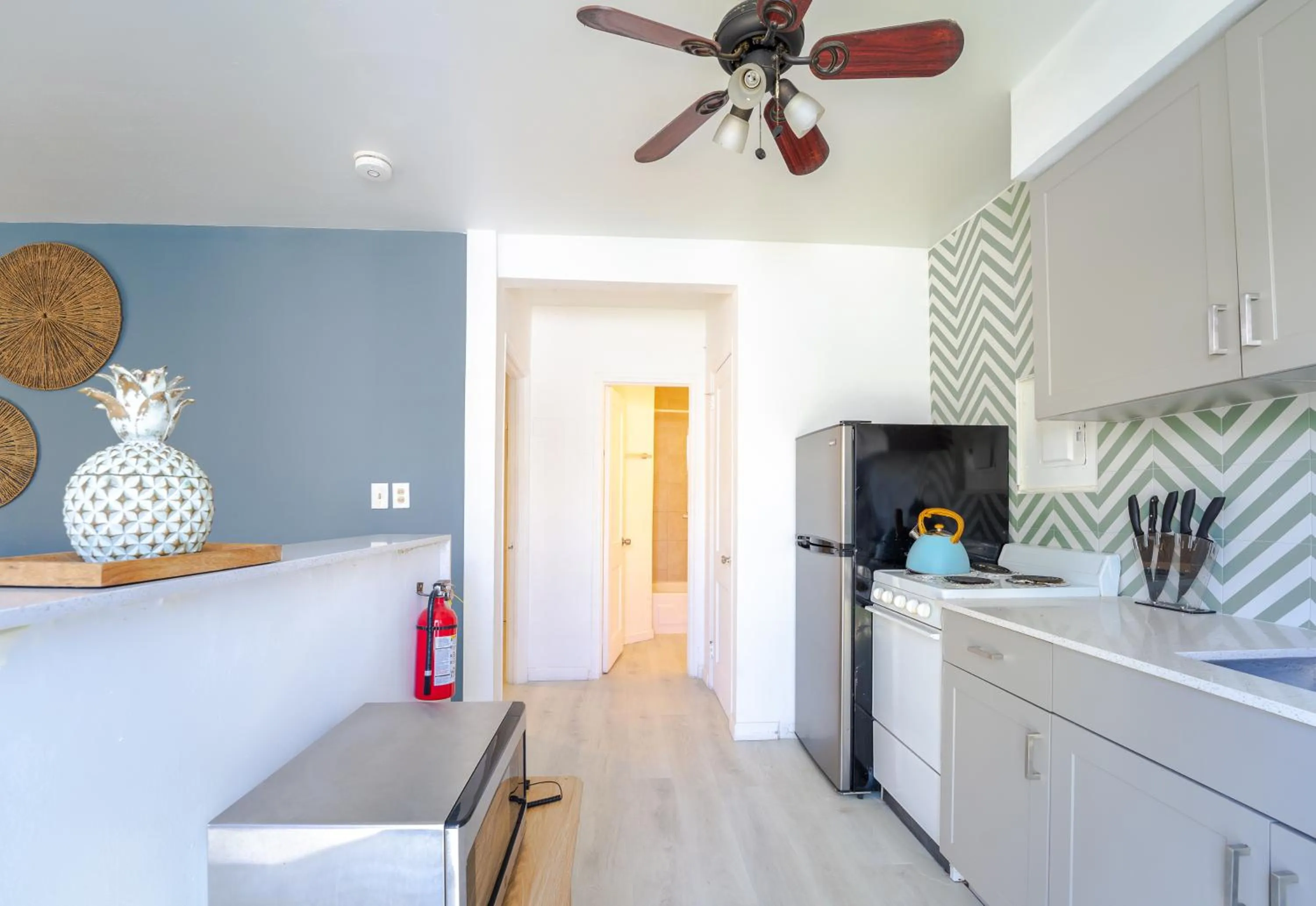 Kitchen or kitchenette in PRAIA Hotel Hollywood