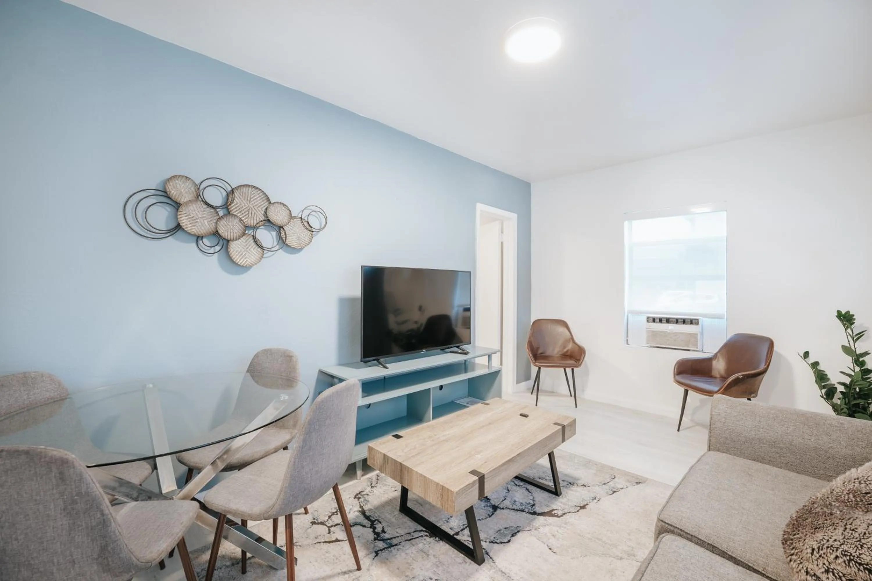 TV and multimedia in PRAIA Hotel Hollywood