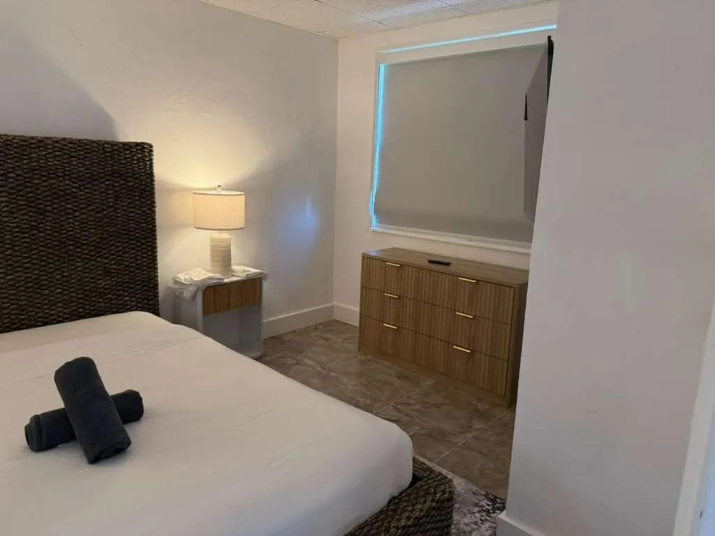 Bedroom, Bed in PRAIA Hotel Hollywood