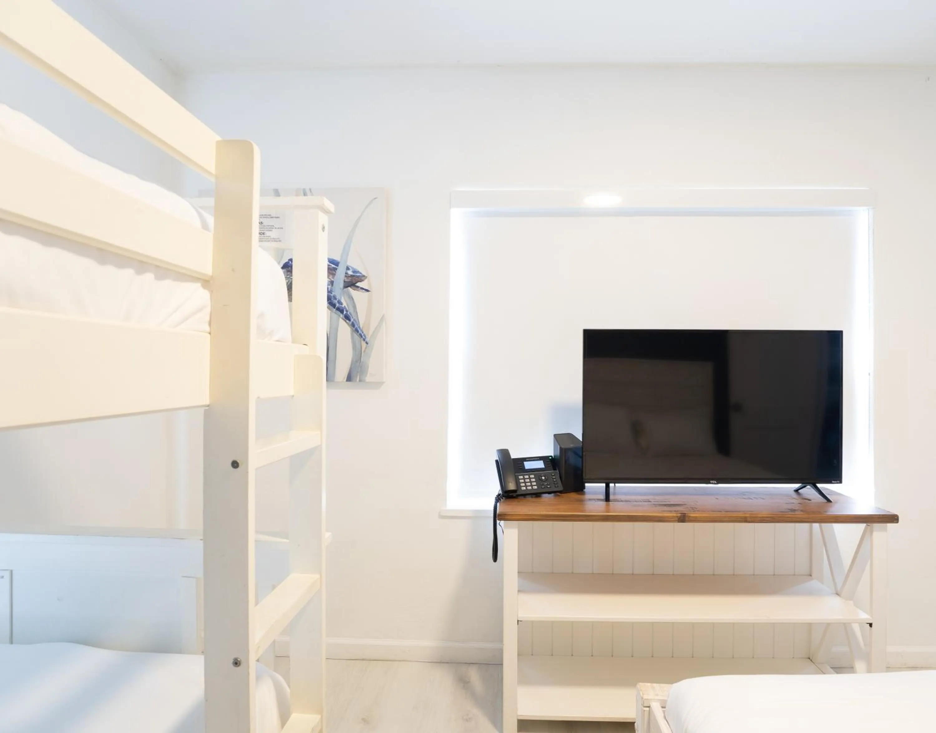 TV and multimedia in PRAIA Hotel Hollywood