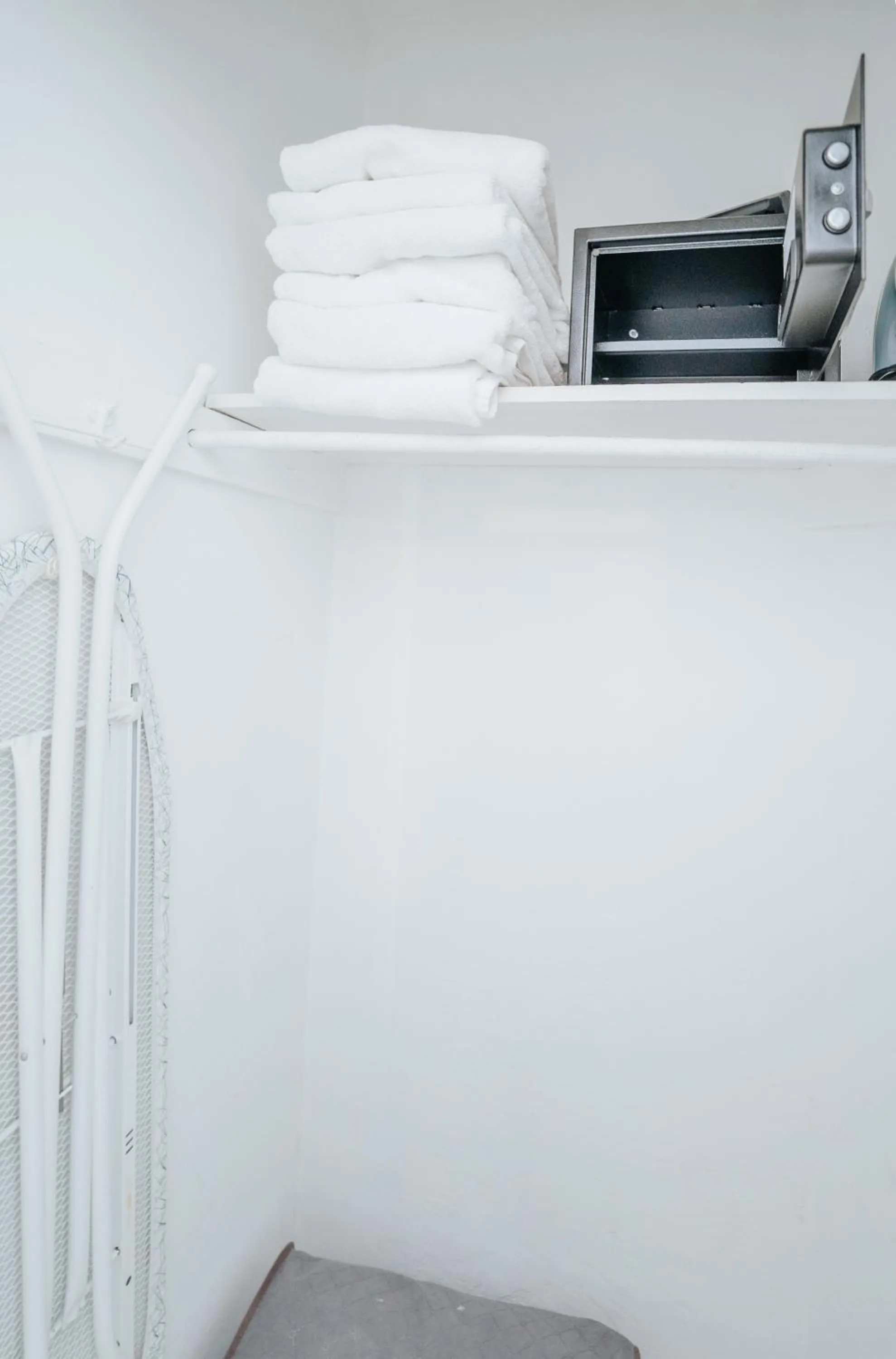 safe in PRAIA Hotel Hollywood