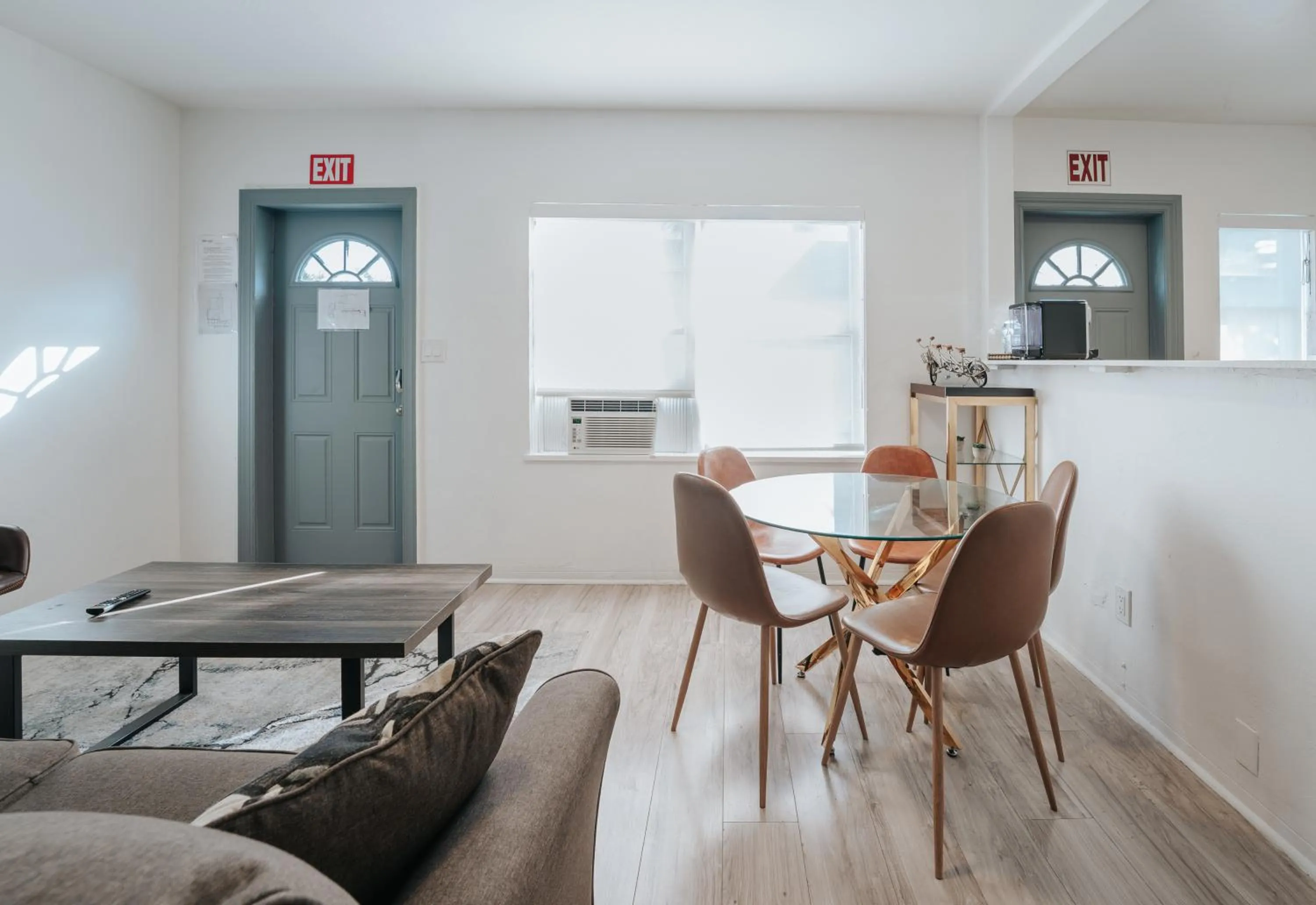 Dining area in PRAIA Hotel Hollywood
