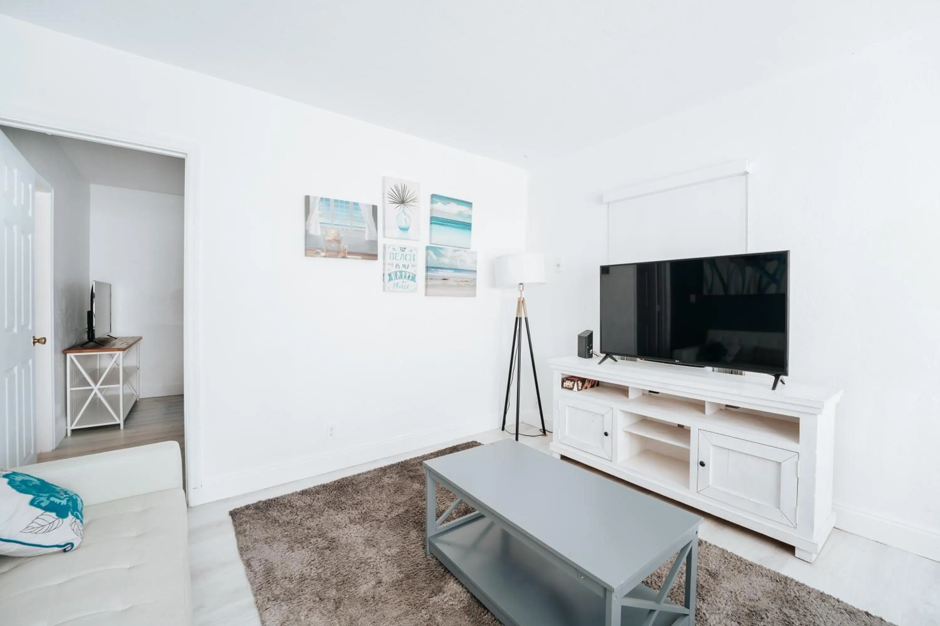 TV and multimedia in PRAIA Hotel Hollywood