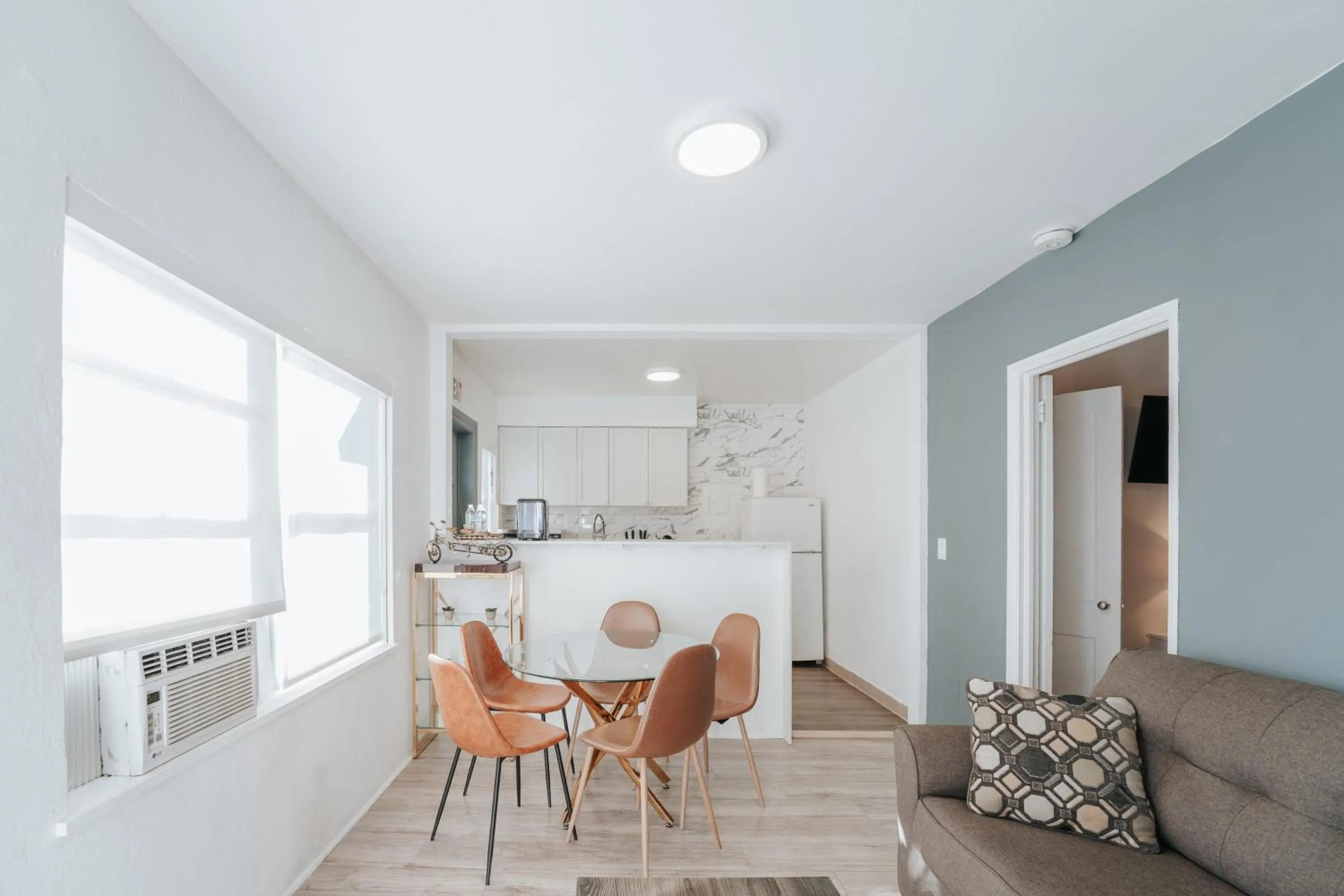 Dining area in PRAIA Hotel Hollywood
