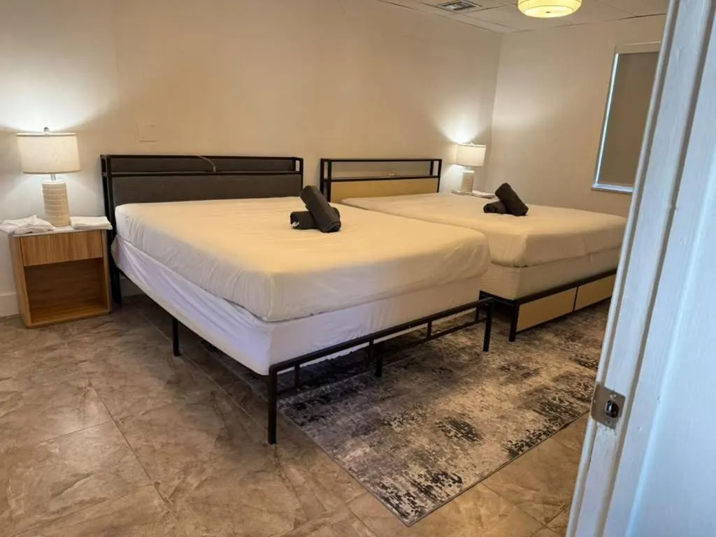 Bedroom, Bed in PRAIA Hotel Hollywood