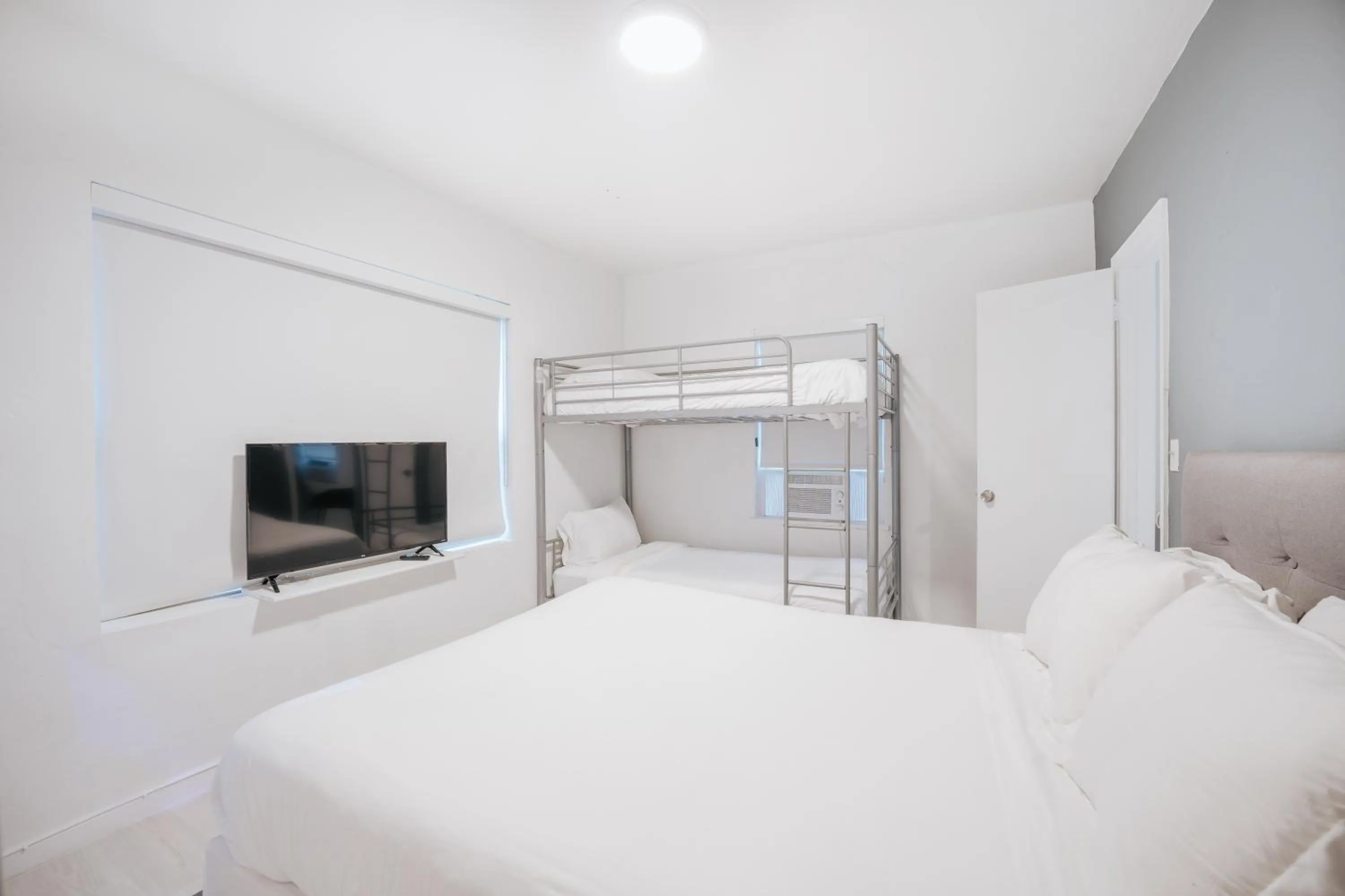 Bed in PRAIA Hotel Hollywood