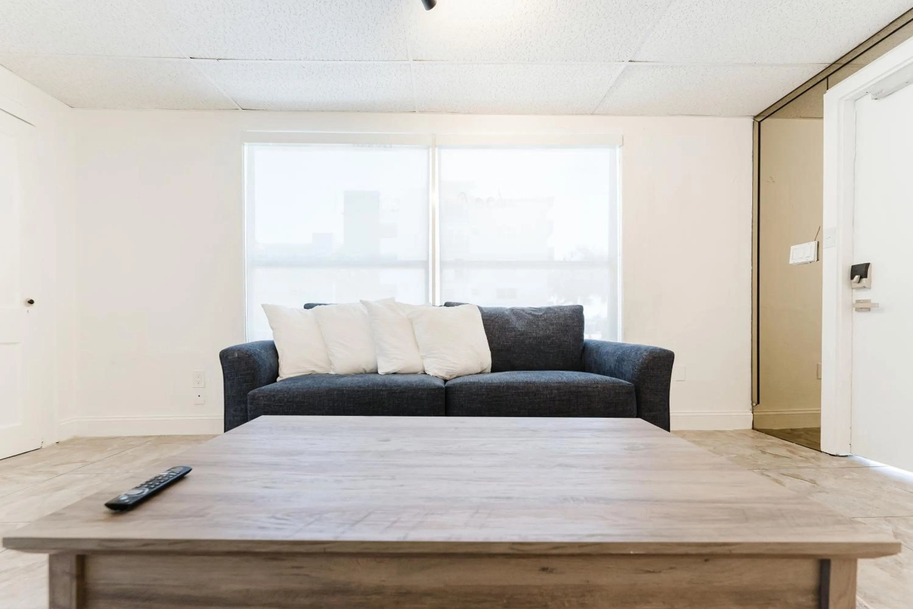 Seating area in PRAIA Hotel Hollywood