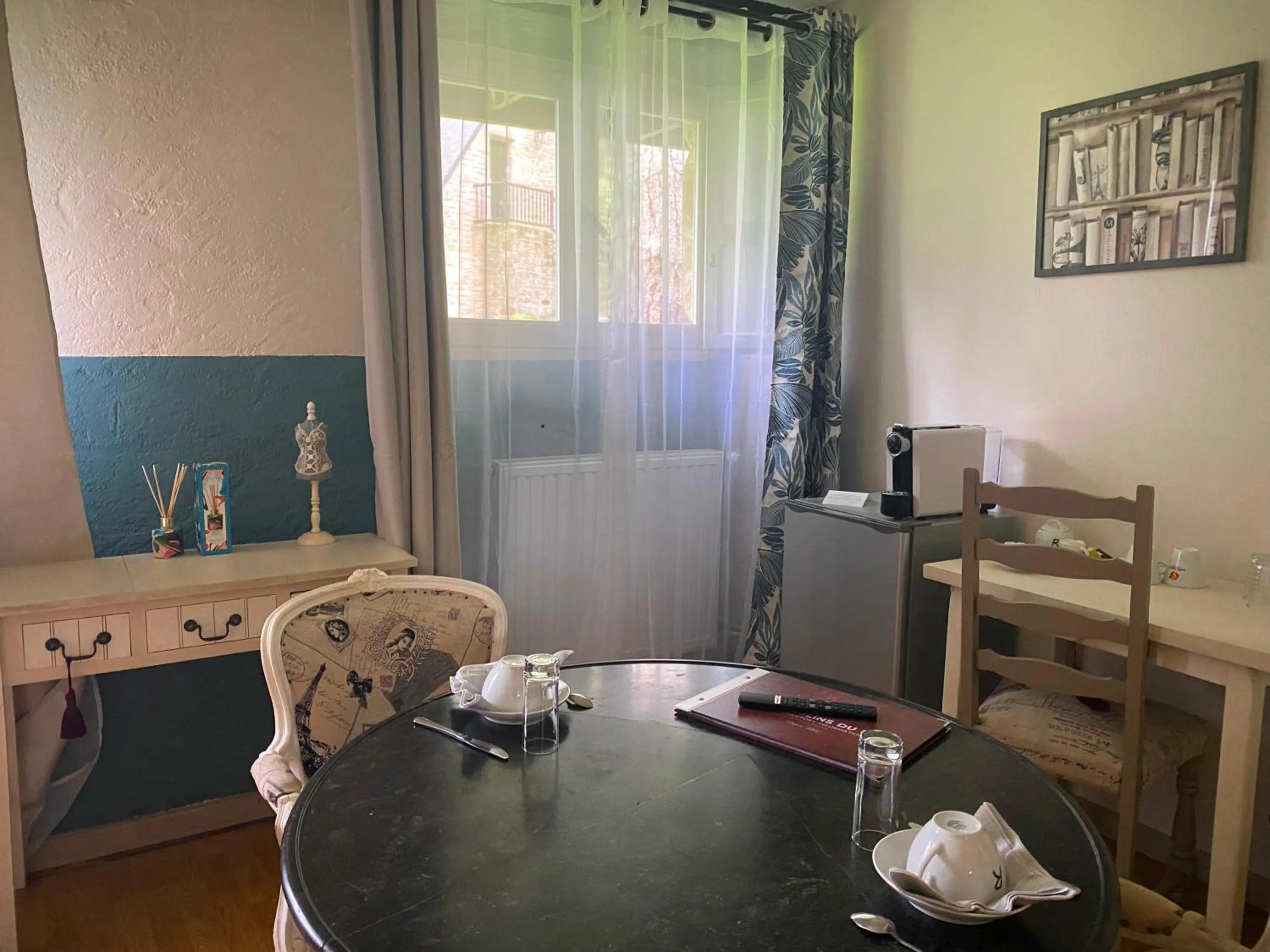 Coffee/tea facilities in Les Moulins Du Duc ÉCOLODGE