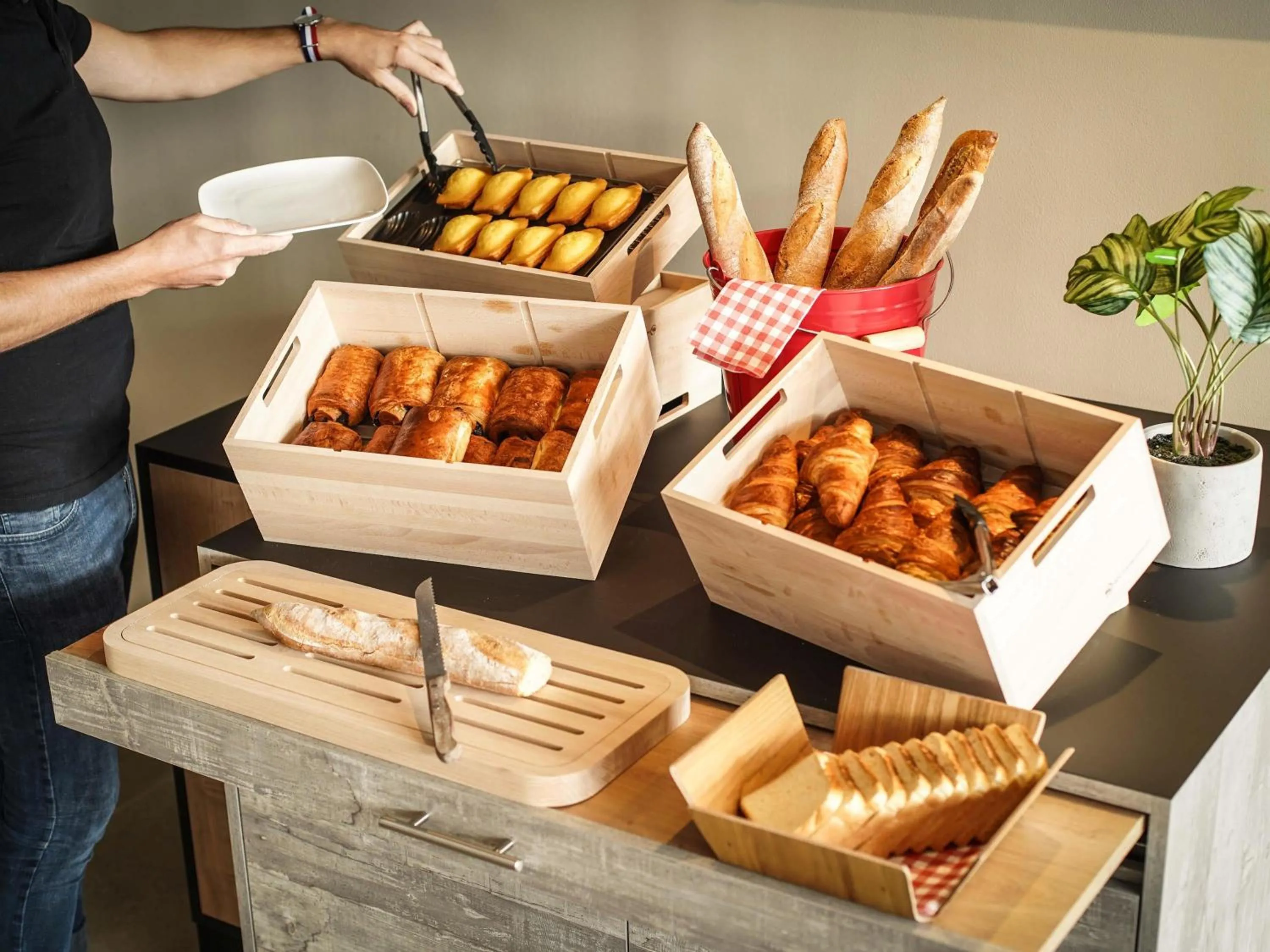 Breakfast in Ibis Tours Centre Giraudeau