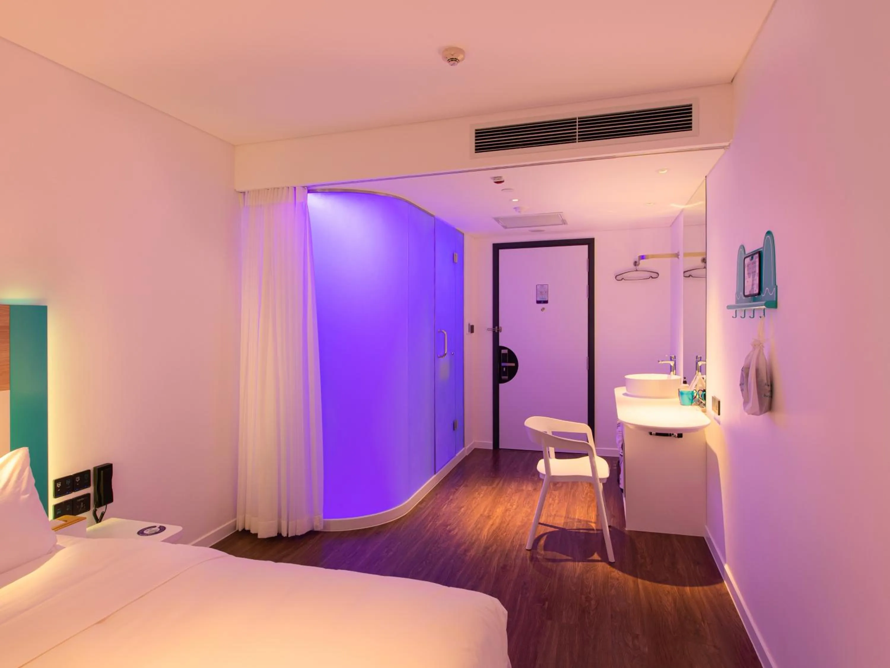 Bedroom, Bed in SOJO Hotel Hoa Binh