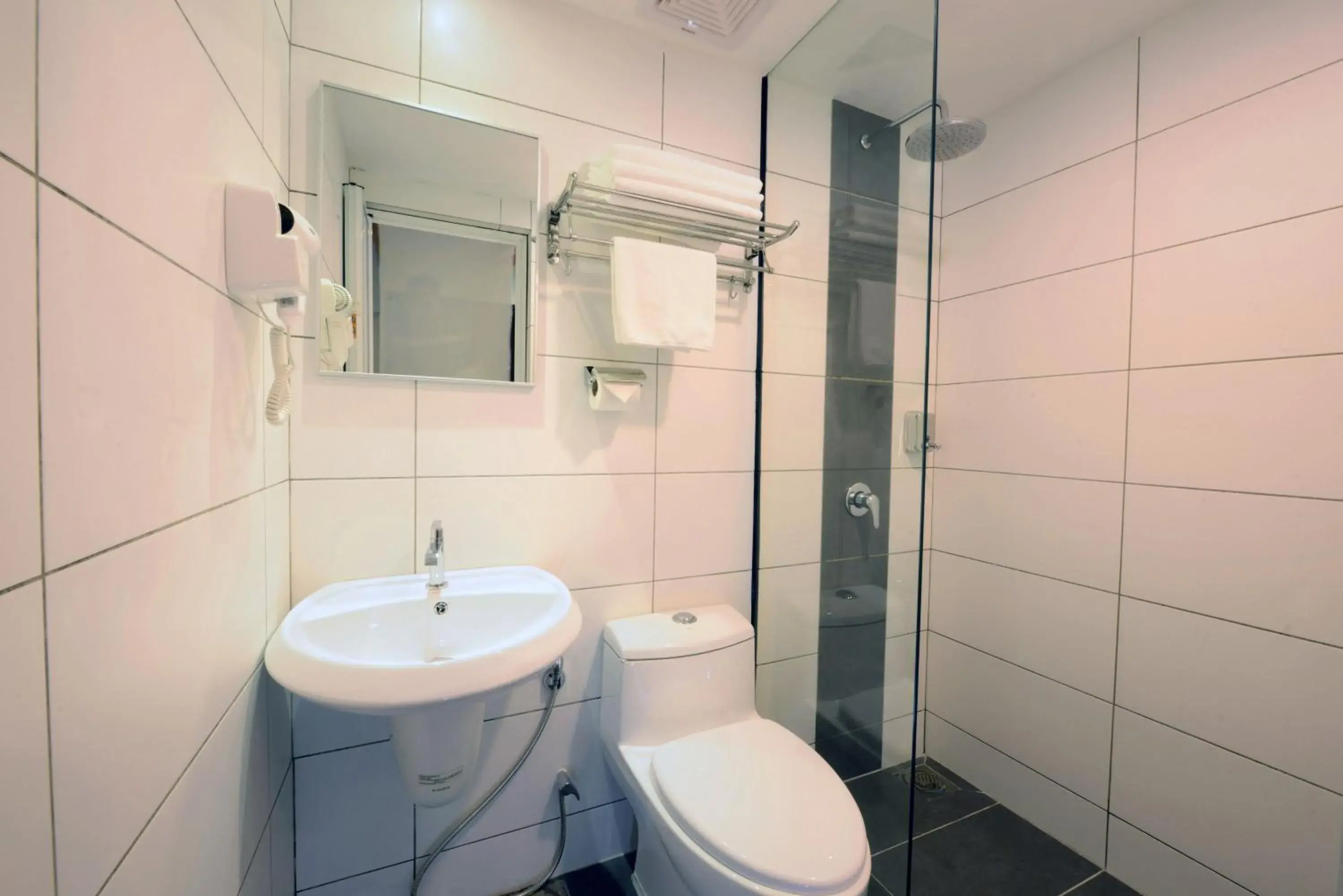 Bathroom in Season Inn Langkawi Motel Bathroom in Season Inn Langkawi Motel