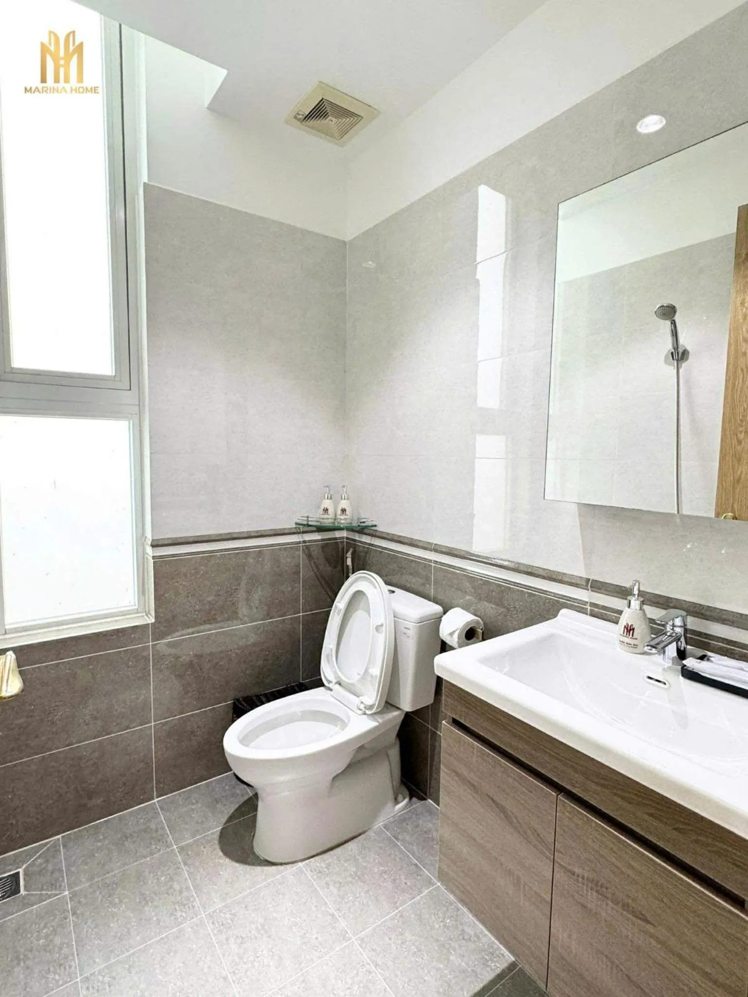 Toilet in Căn hộ Khách sạn cao cấp Marina Long Xuyên