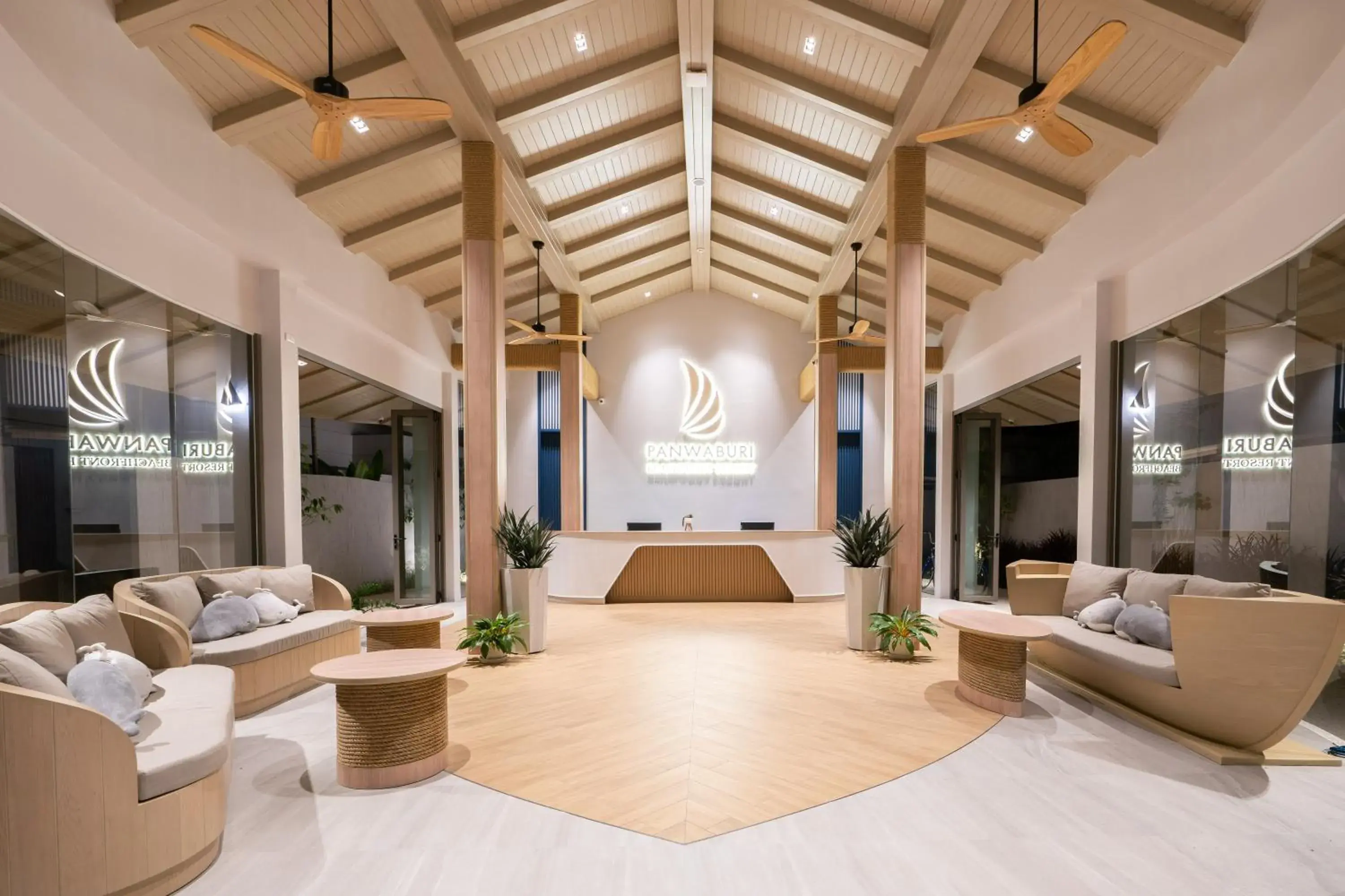 Lobby or reception in Panwaburi Beachfront Resort - SHA Extra Plus Lobby or reception in Panwaburi Beachfront Resort - SHA Extra Plus