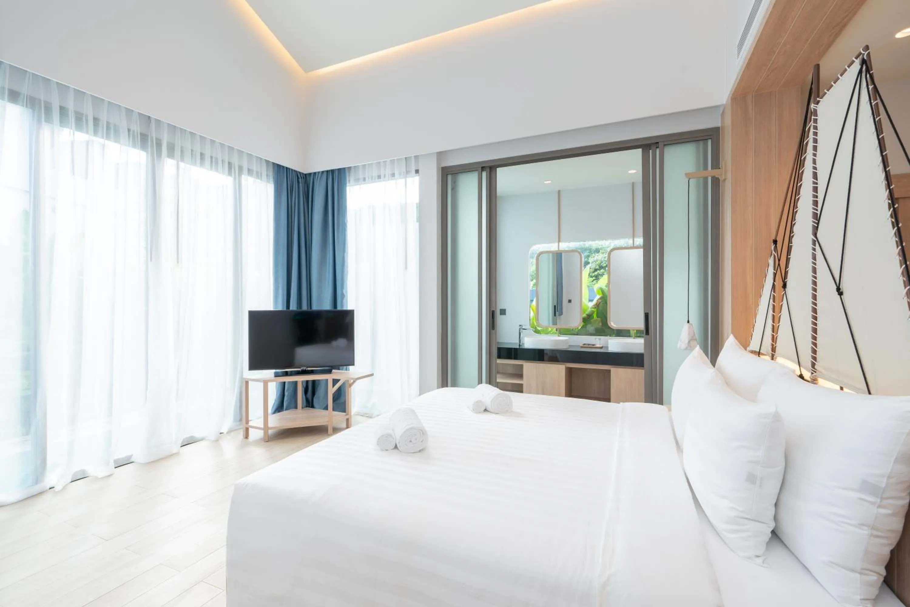 Photo of the whole room, Bed in Panwaburi Beachfront Resort - SHA Extra Plus