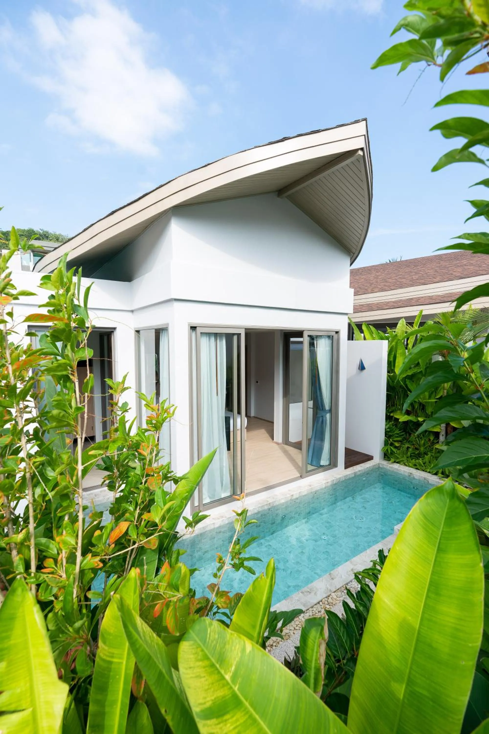 Property building in Panwaburi Beachfront Resort - SHA Extra Plus