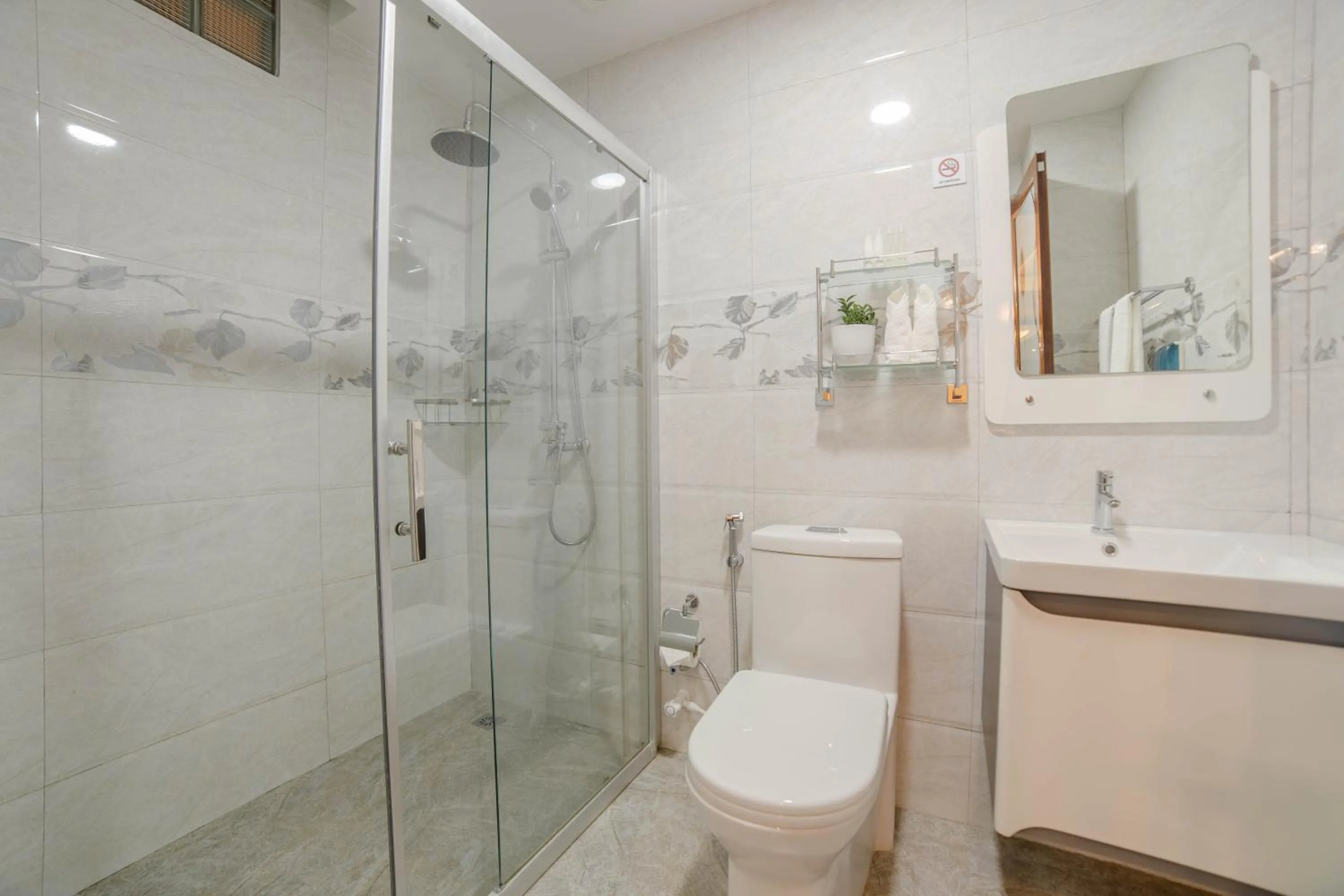 Shower in Amber Beach Hotel