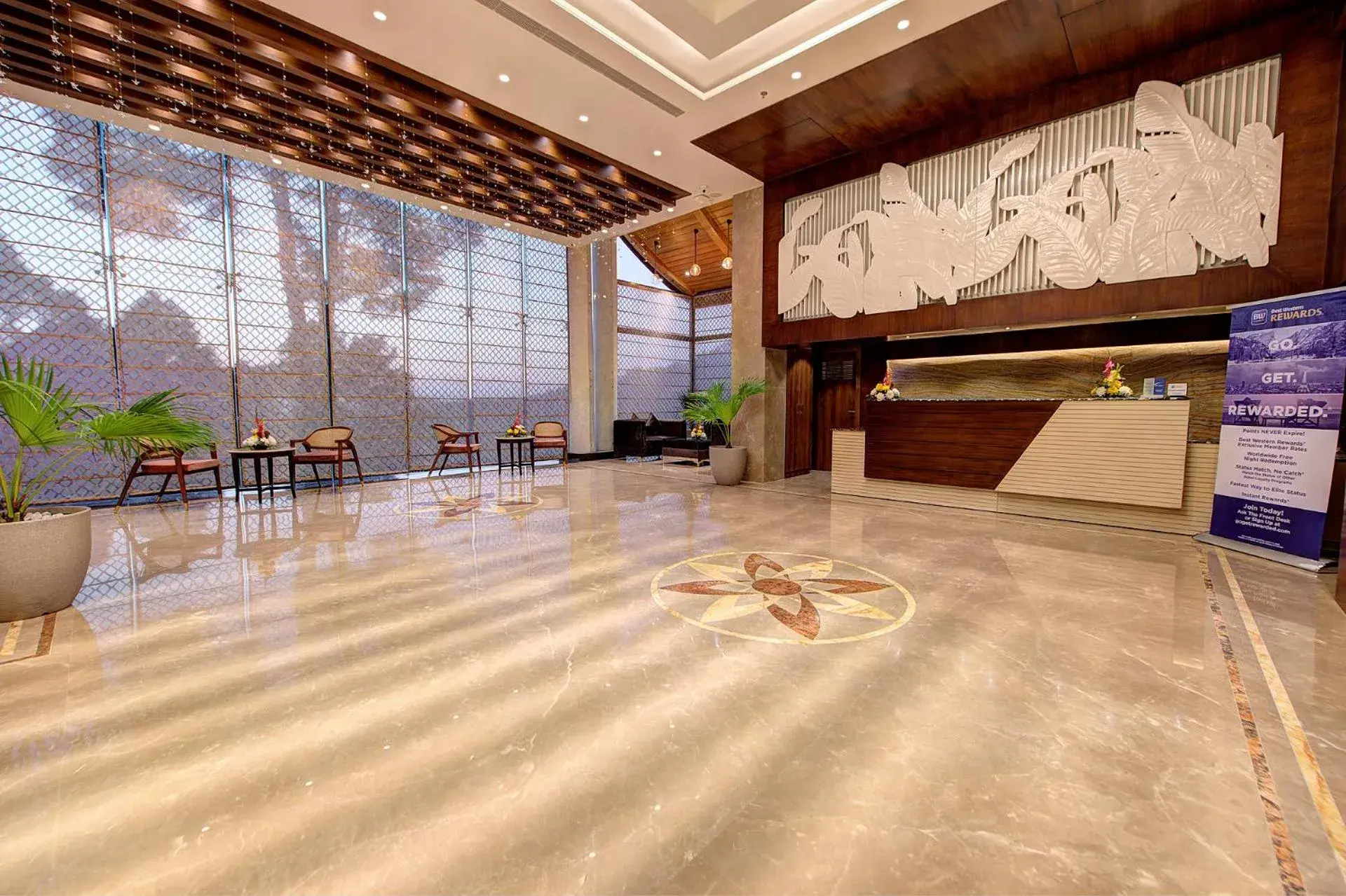 Lobby or reception in Best Western Plus Revanta Mcleod Ganj Lobby or reception in Best Western Plus Revanta Mcleod Ganj