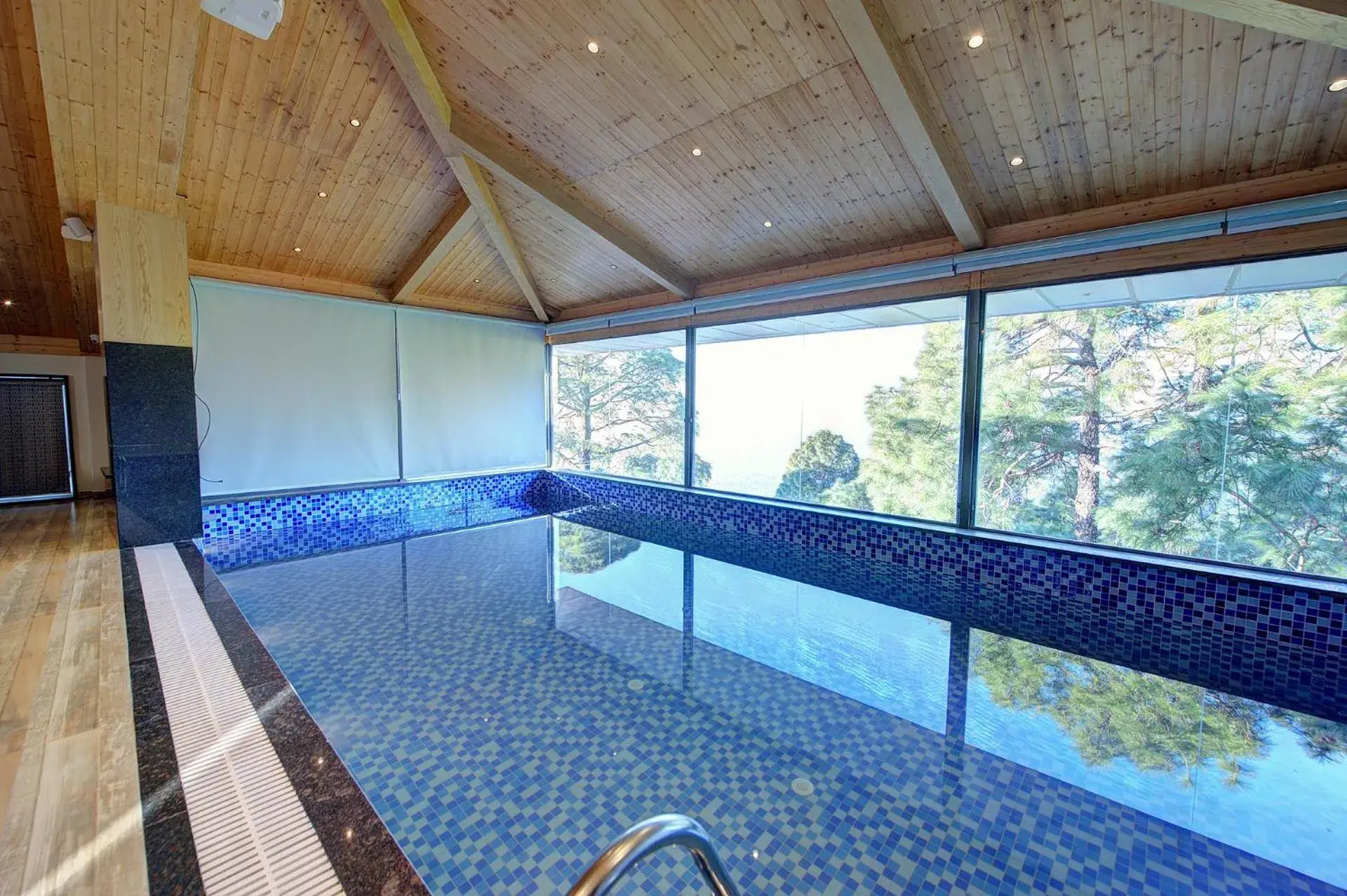 Swimming pool in Best Western Plus Revanta Mcleod Ganj Swimming pool in Best Western Plus Revanta Mcleod Ganj