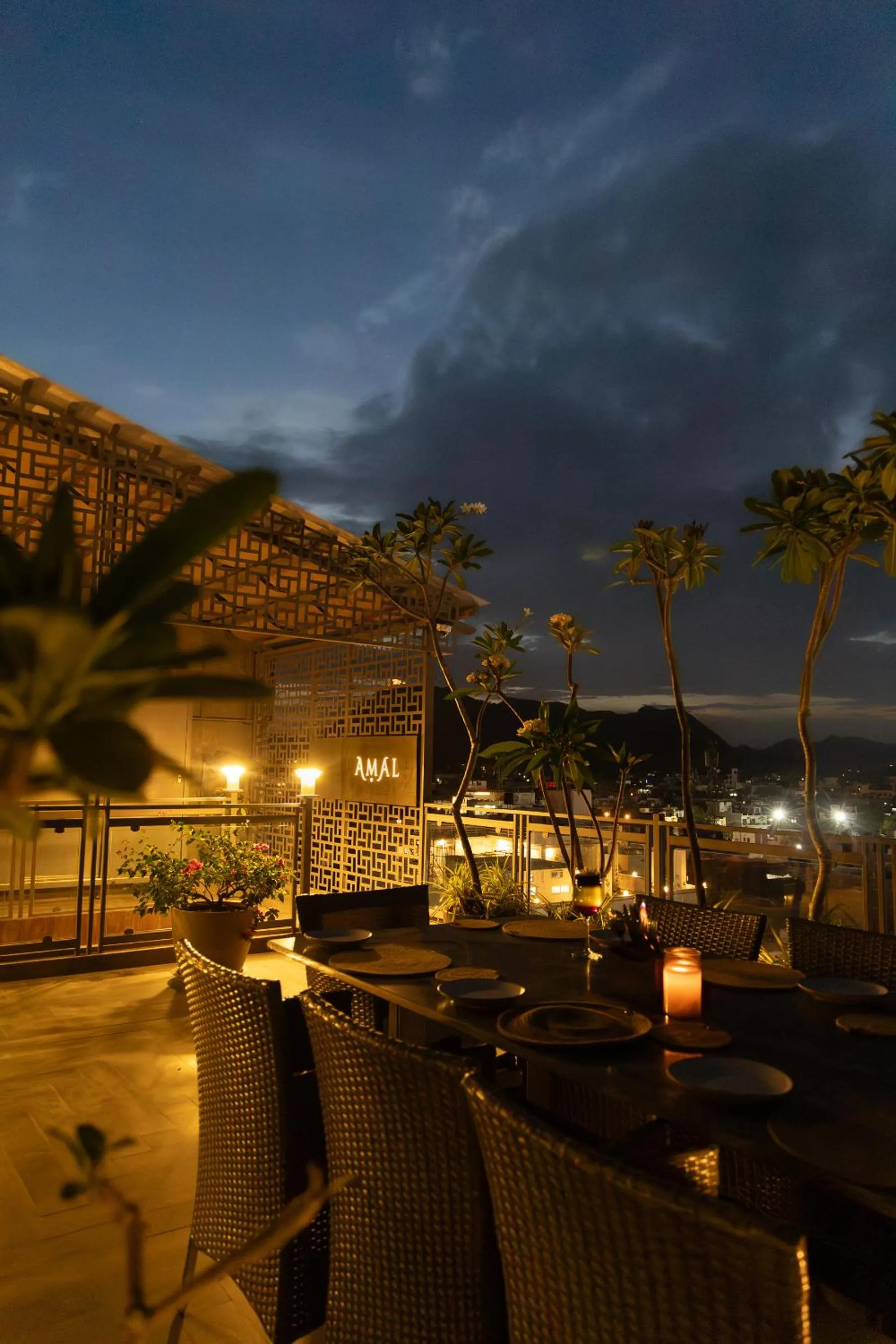 Restaurant/places to eat in Aura Boutique Hotel