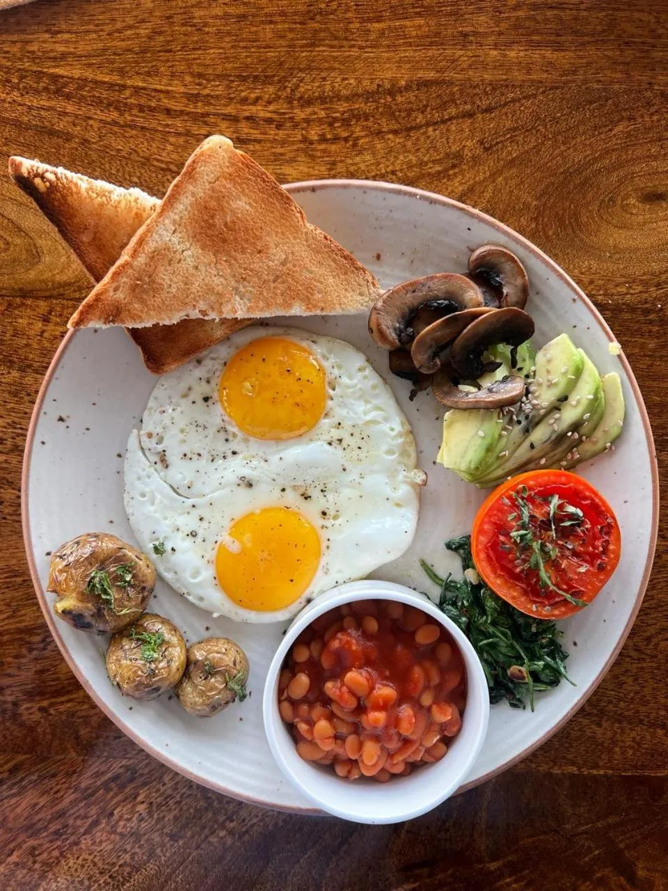 Restaurant/places to eat in Aura Boutique Hotel