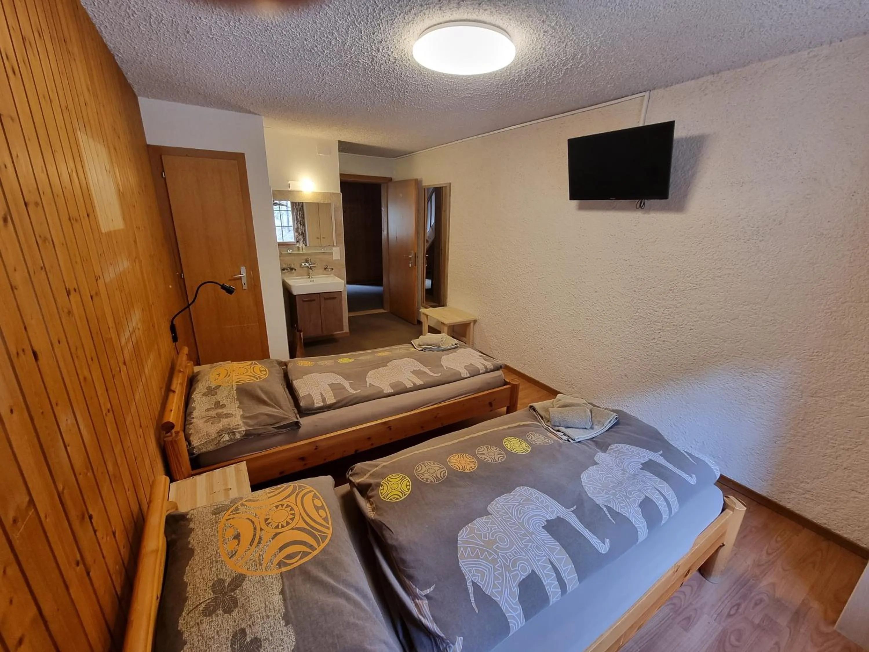 TV and multimedia, Bed in Le Catogne