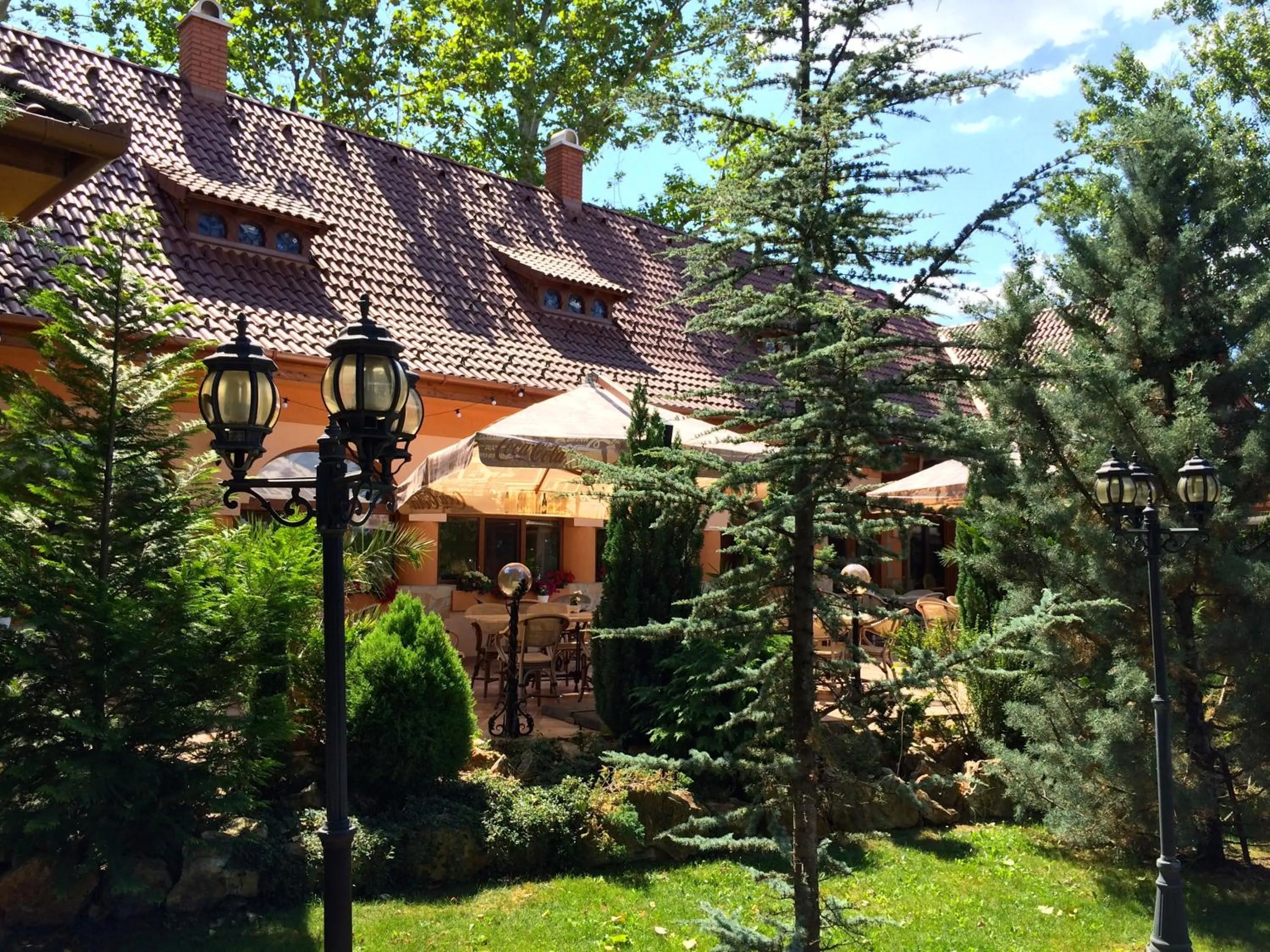 Garden in Platan Garden Rooms & Restaurant