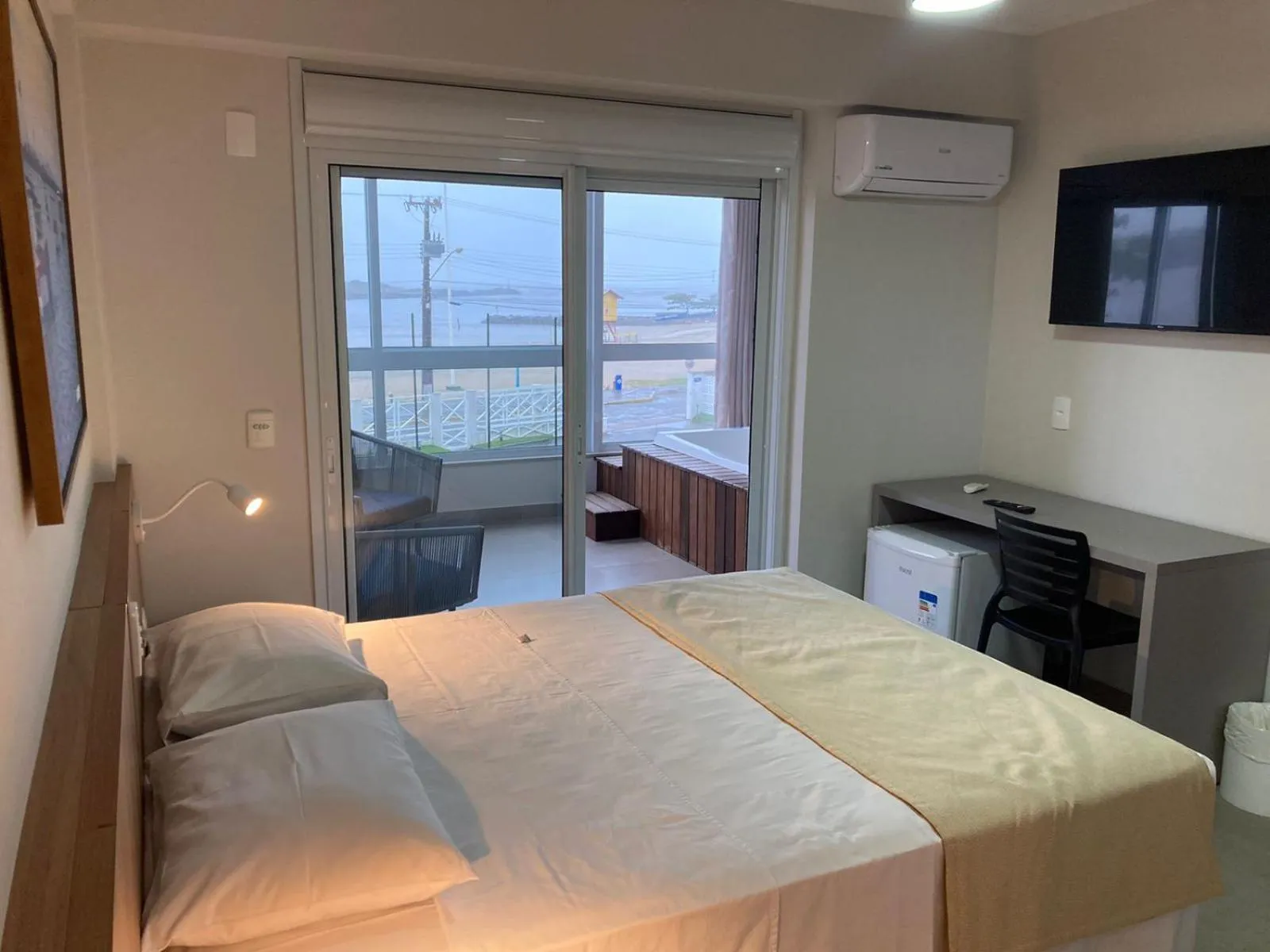 Bed in Hotel Bandeirantes da Barra