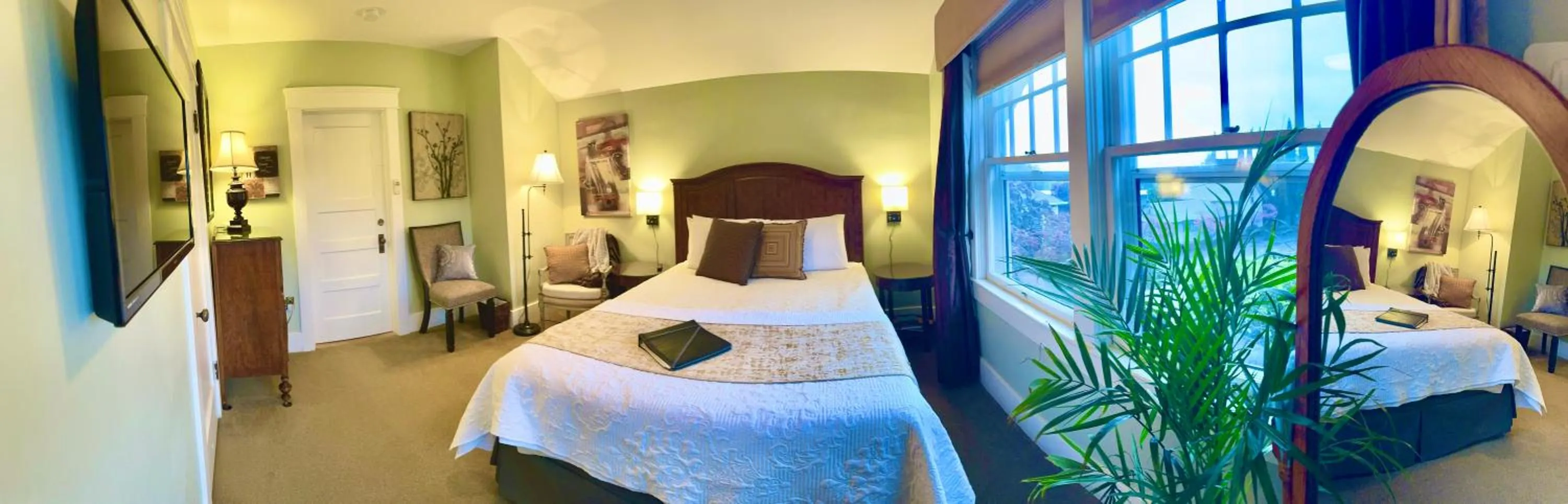 Photo of the whole room, Bed in Bayberry Inn B&B and Oregon Wellness Retreat