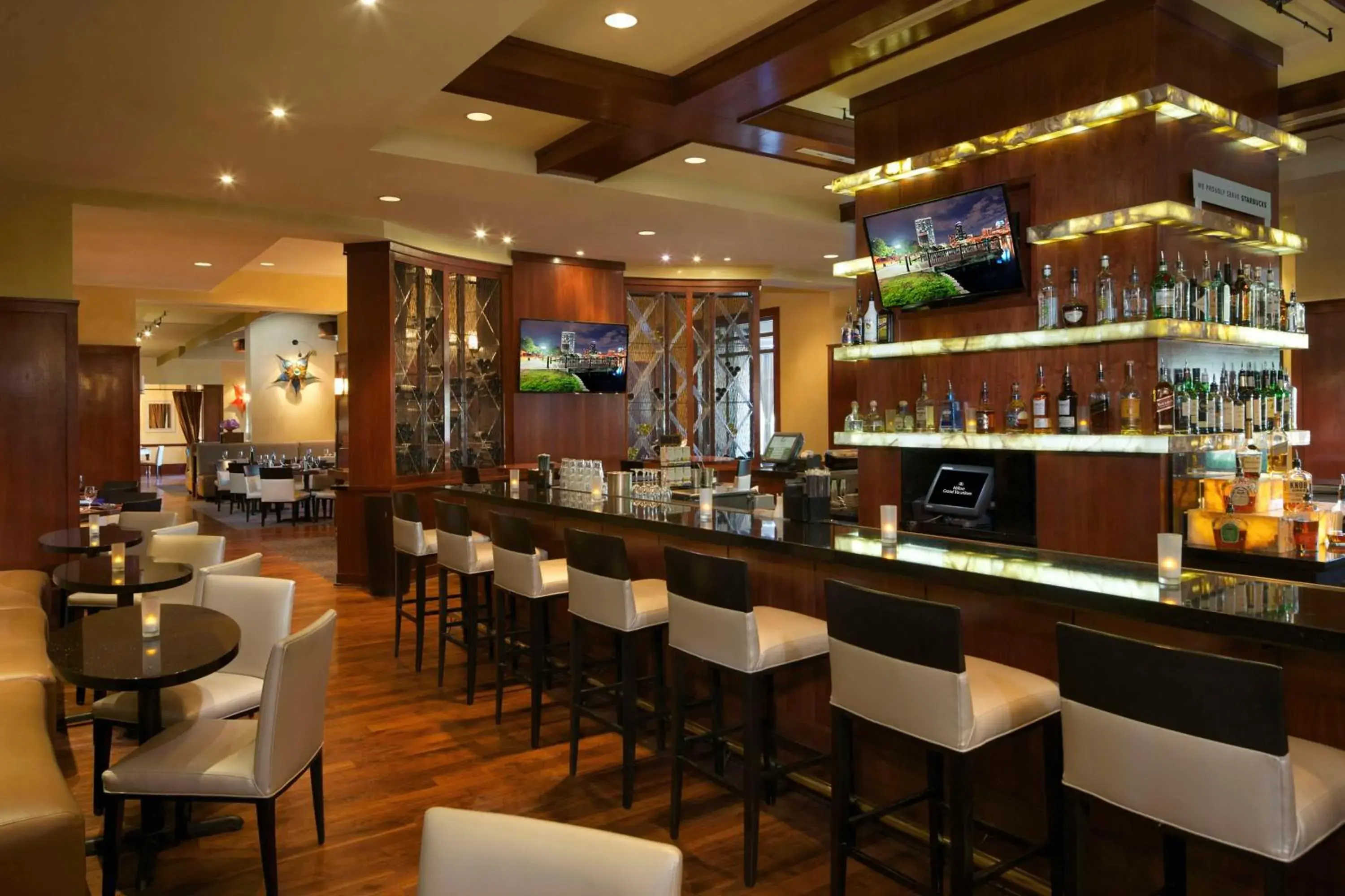 Lounge or bar in Hilton Grand Vacations Club Las Palmeras Orlando Lounge or bar in Hilton Grand Vacations Club Las Palmeras Orlando
