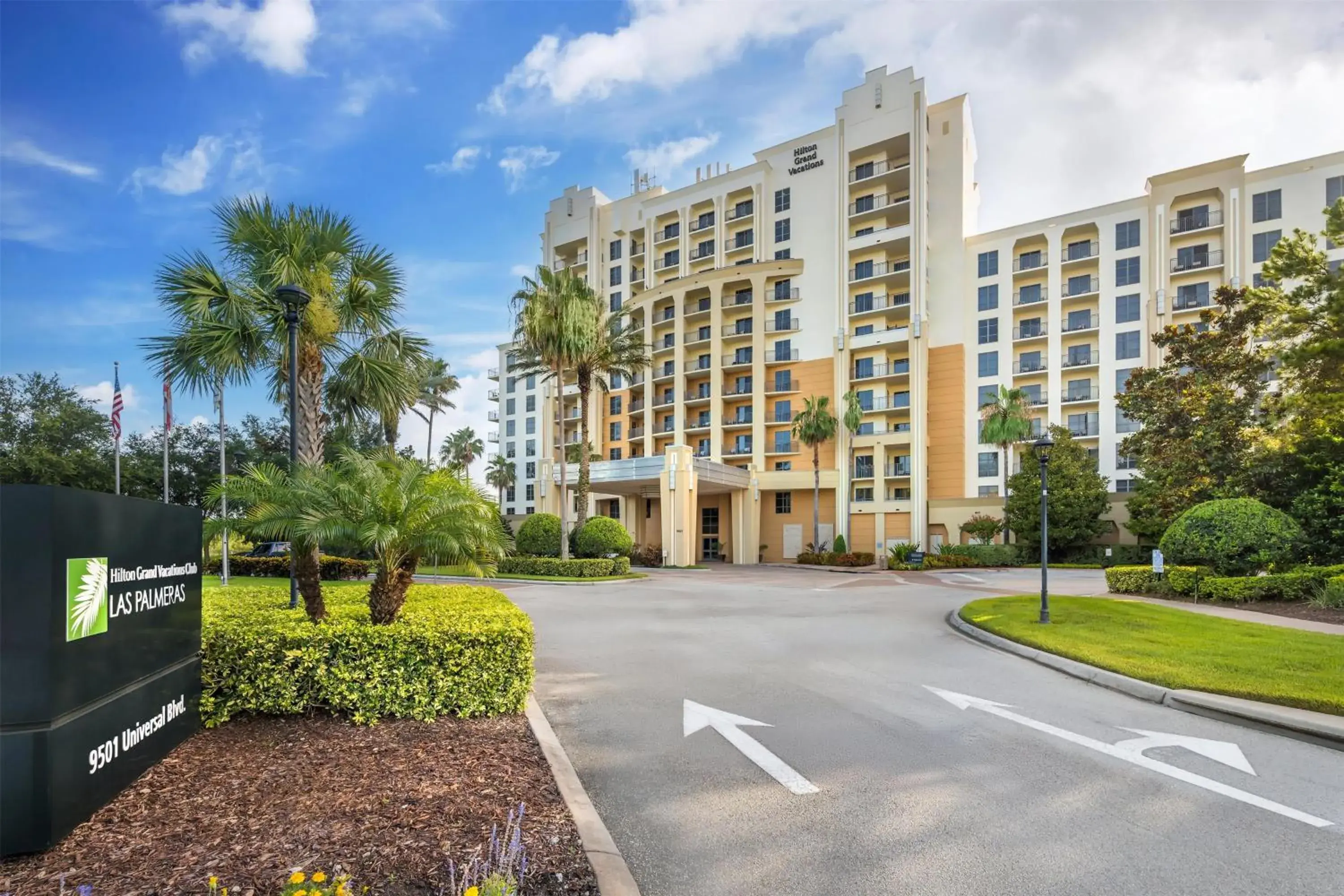 Property building in Hilton Grand Vacations Club Las Palmeras Orlando Property building in Hilton Grand Vacations Club Las Palmeras Orlando