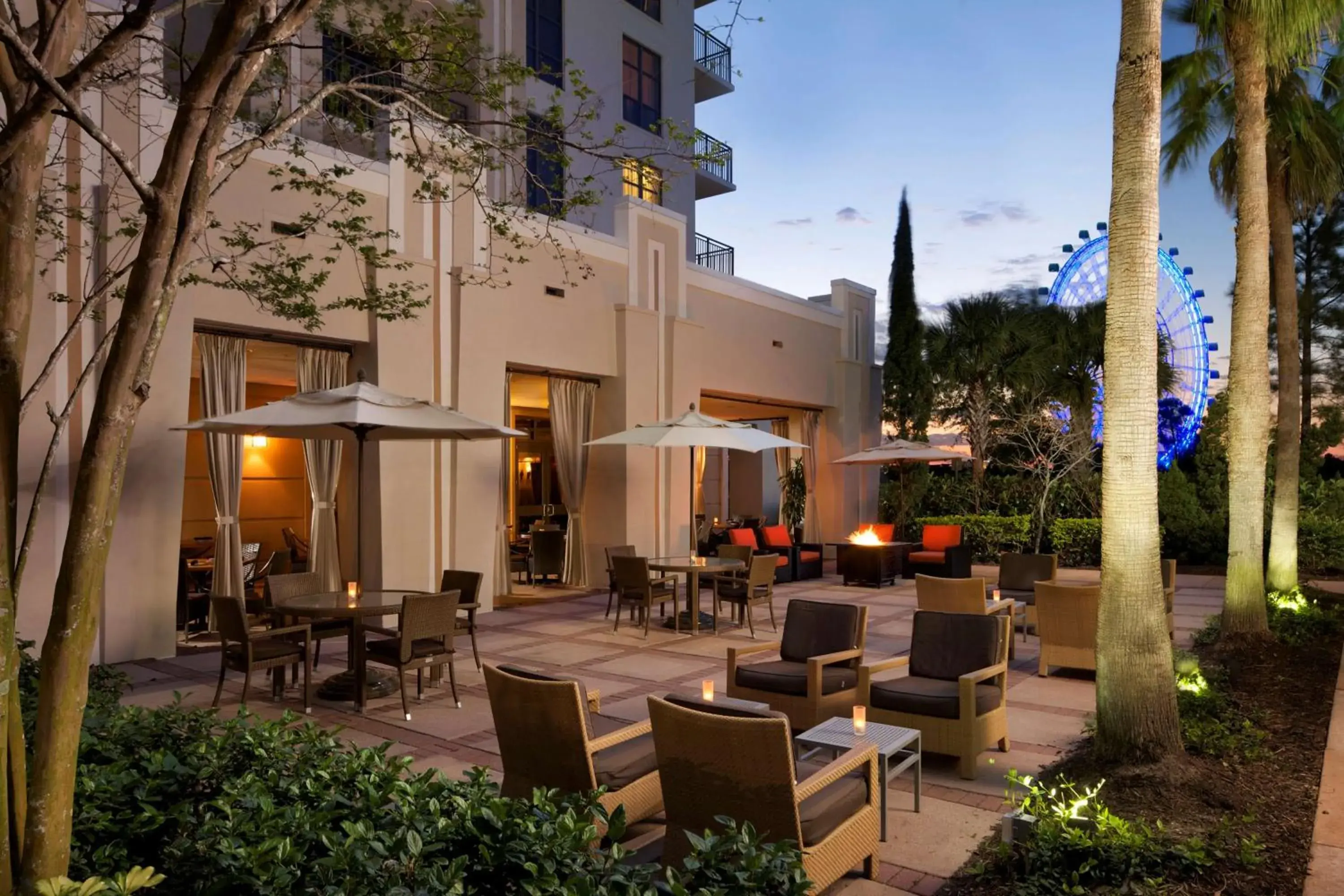 Property building in Hilton Grand Vacations Club Las Palmeras Orlando Property building in Hilton Grand Vacations Club Las Palmeras Orlando