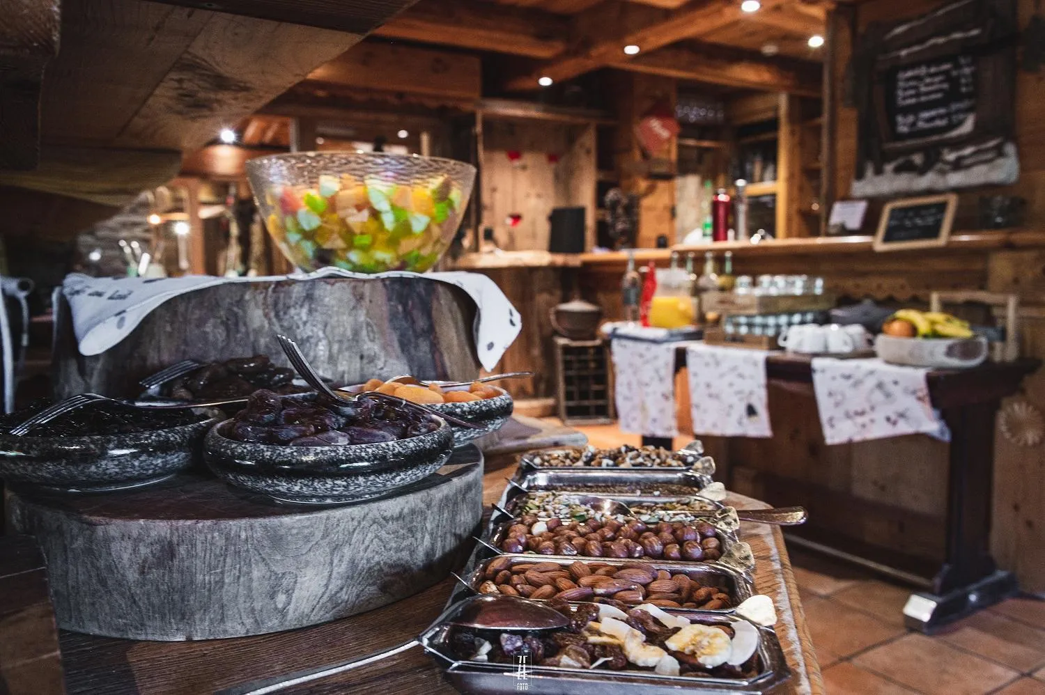 Buffet breakfast in Chalet Hôtel & Spa Le Collet