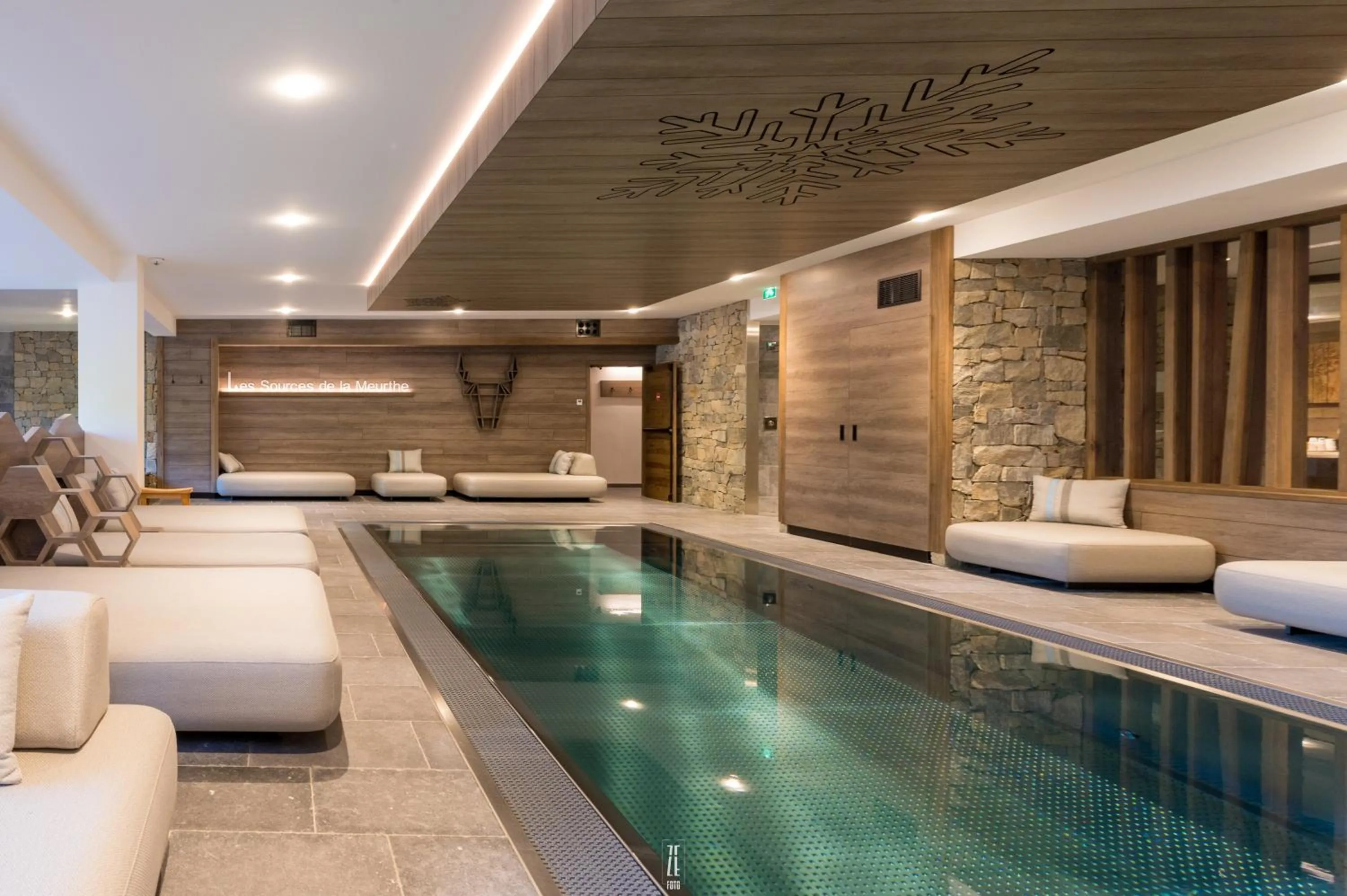 Swimming pool in Chalet Hôtel & Spa Le Collet