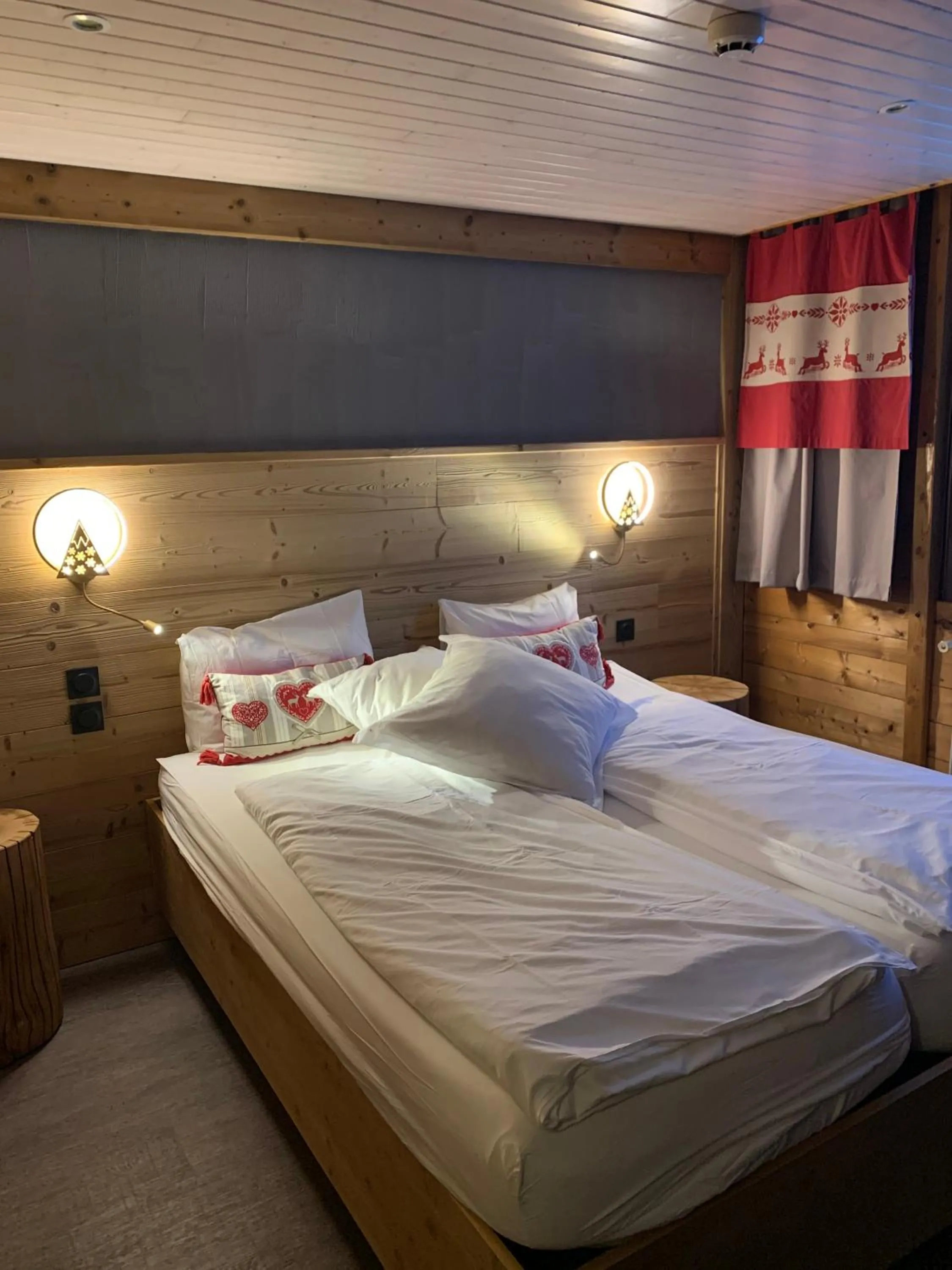 Bed in Chalet Hôtel & Spa Le Collet